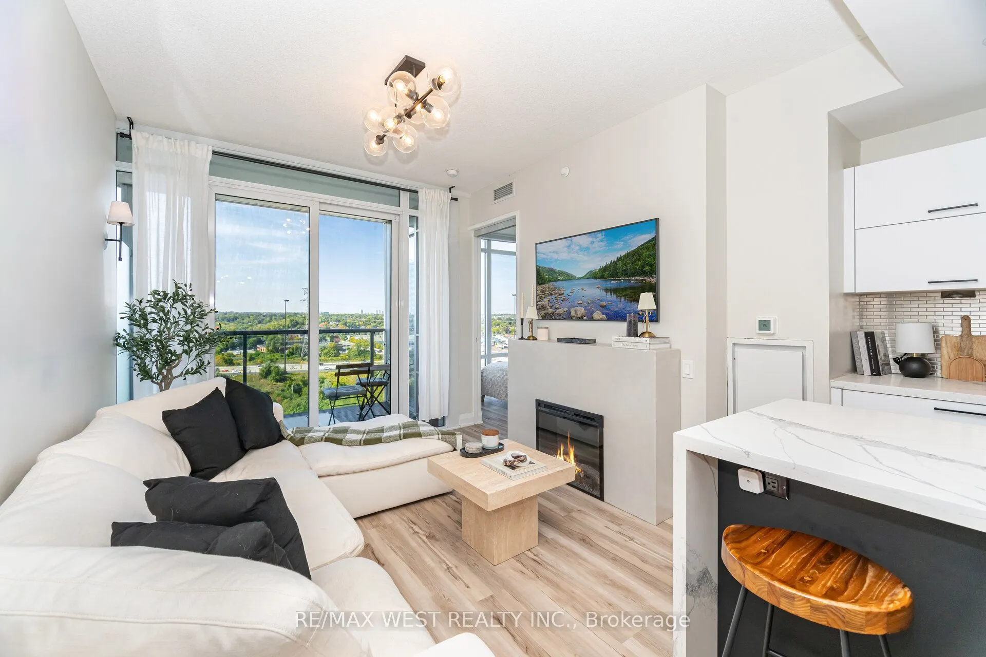 88 Park Lawn Road, #1612