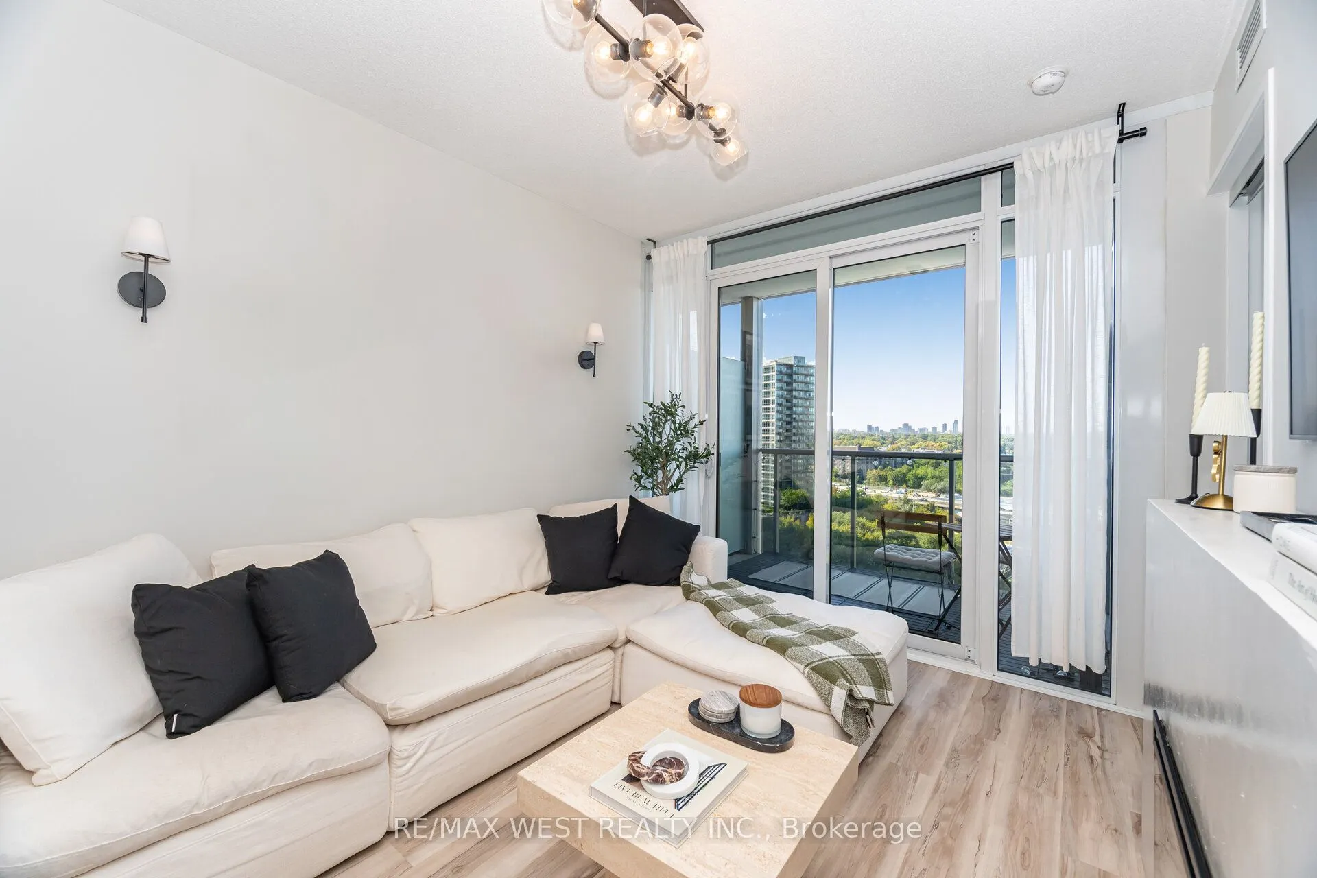 88 Park Lawn Road, #1612