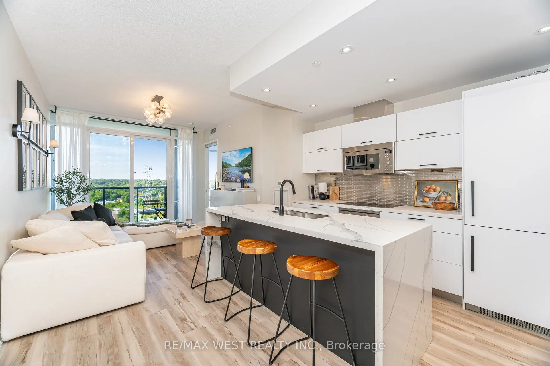 88 Park Lawn Road, #1612