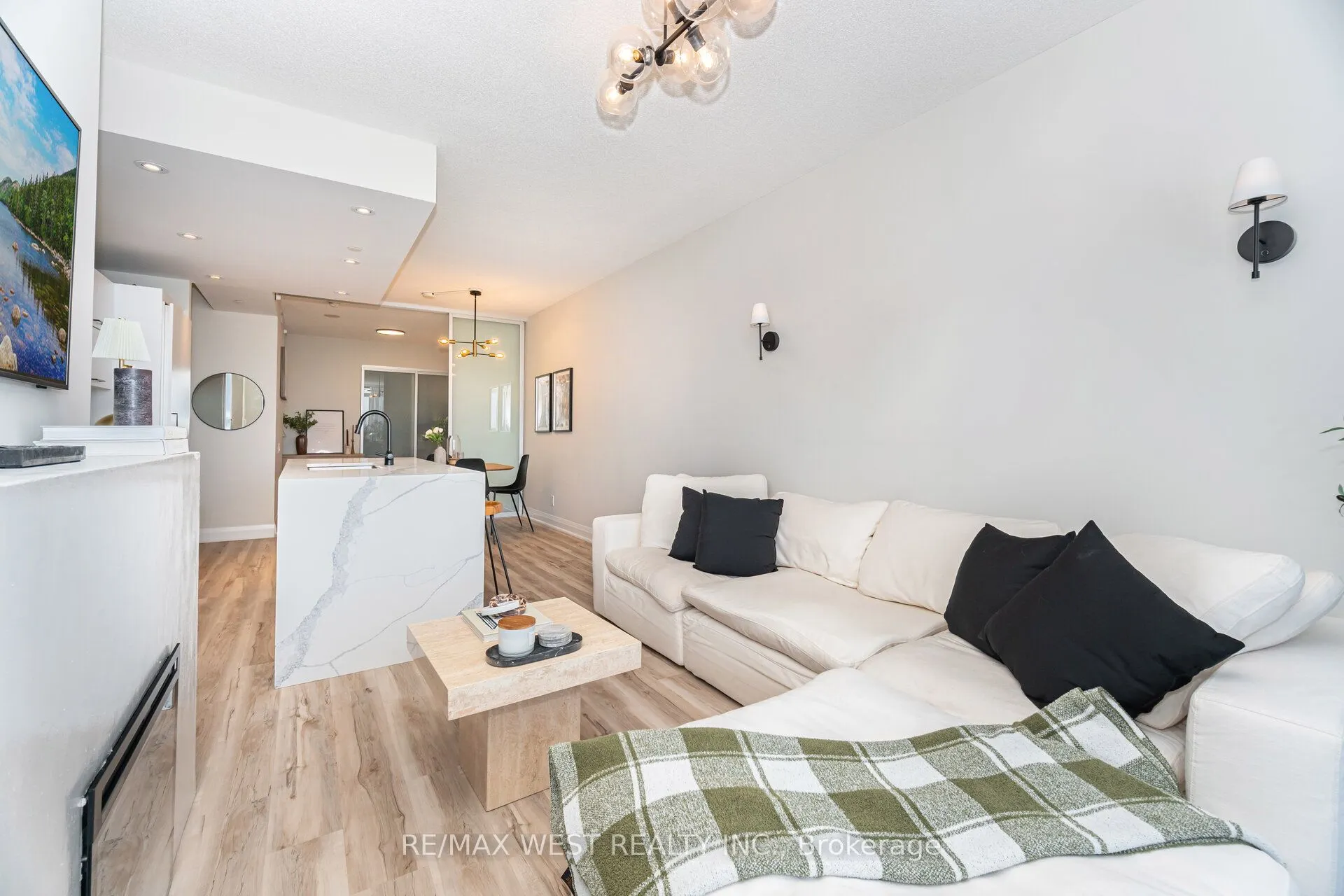 88 Park Lawn Road, #1612