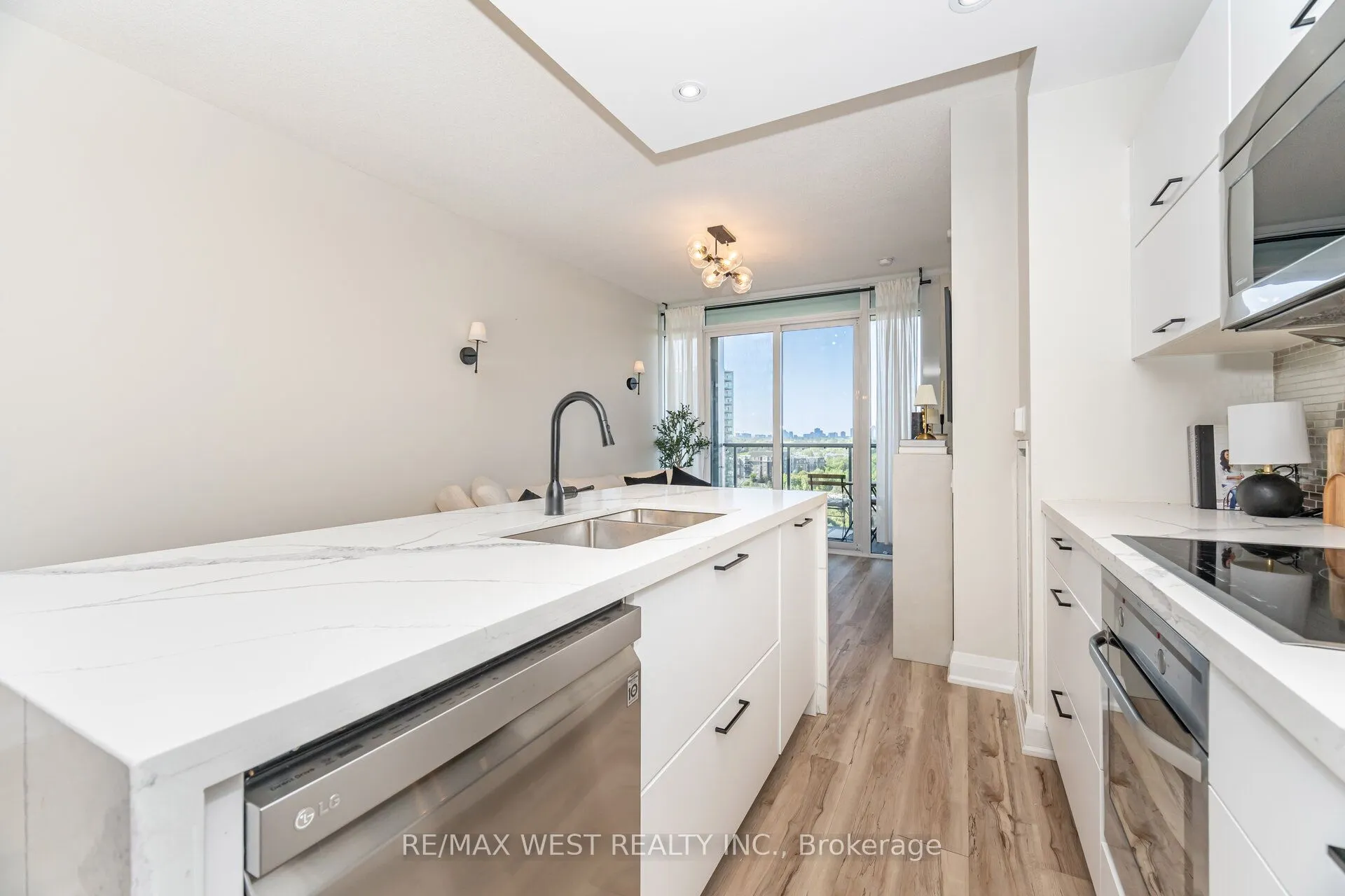 88 Park Lawn Road, #1612