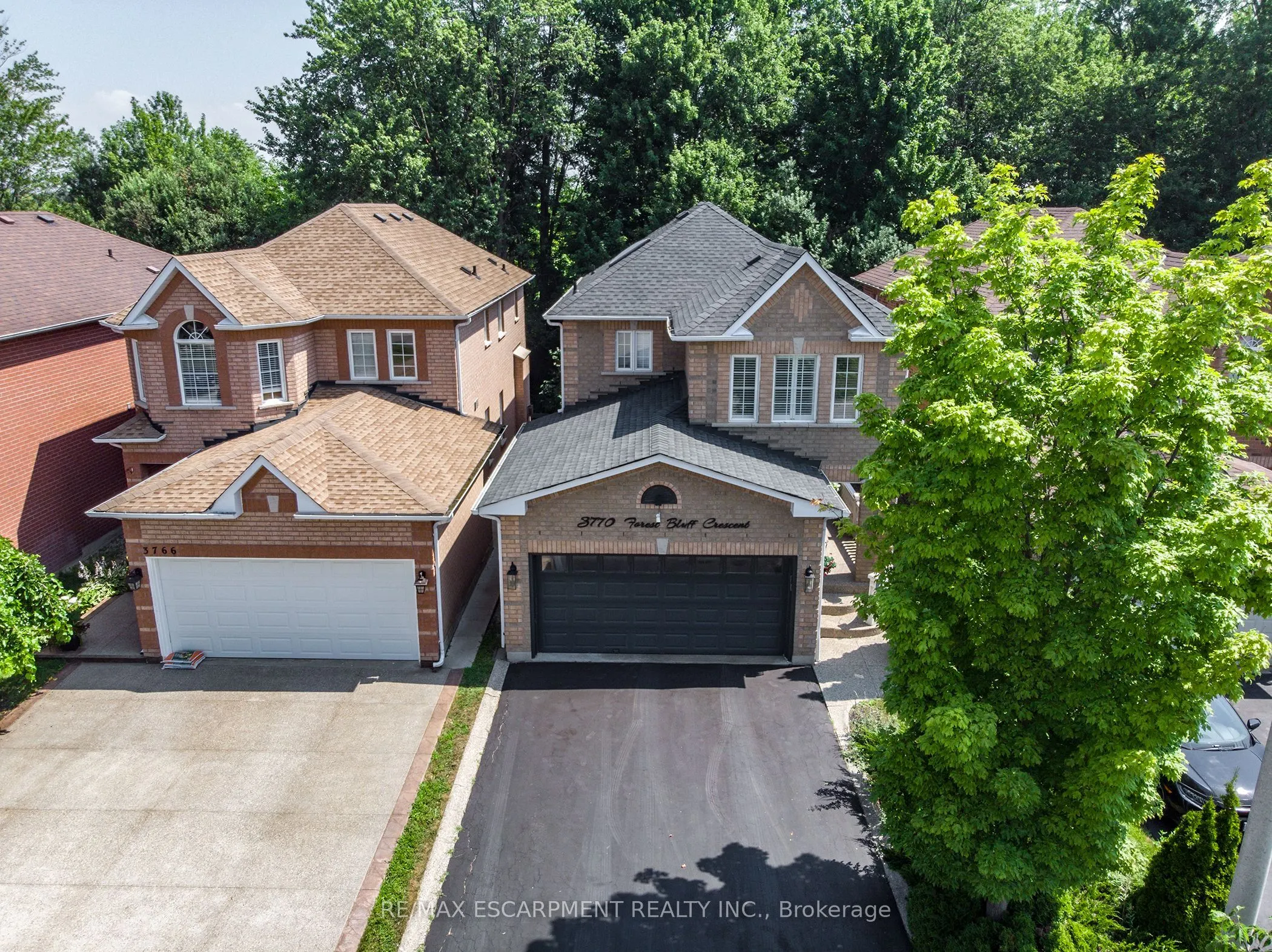 3770 Forest Bluff Crescent