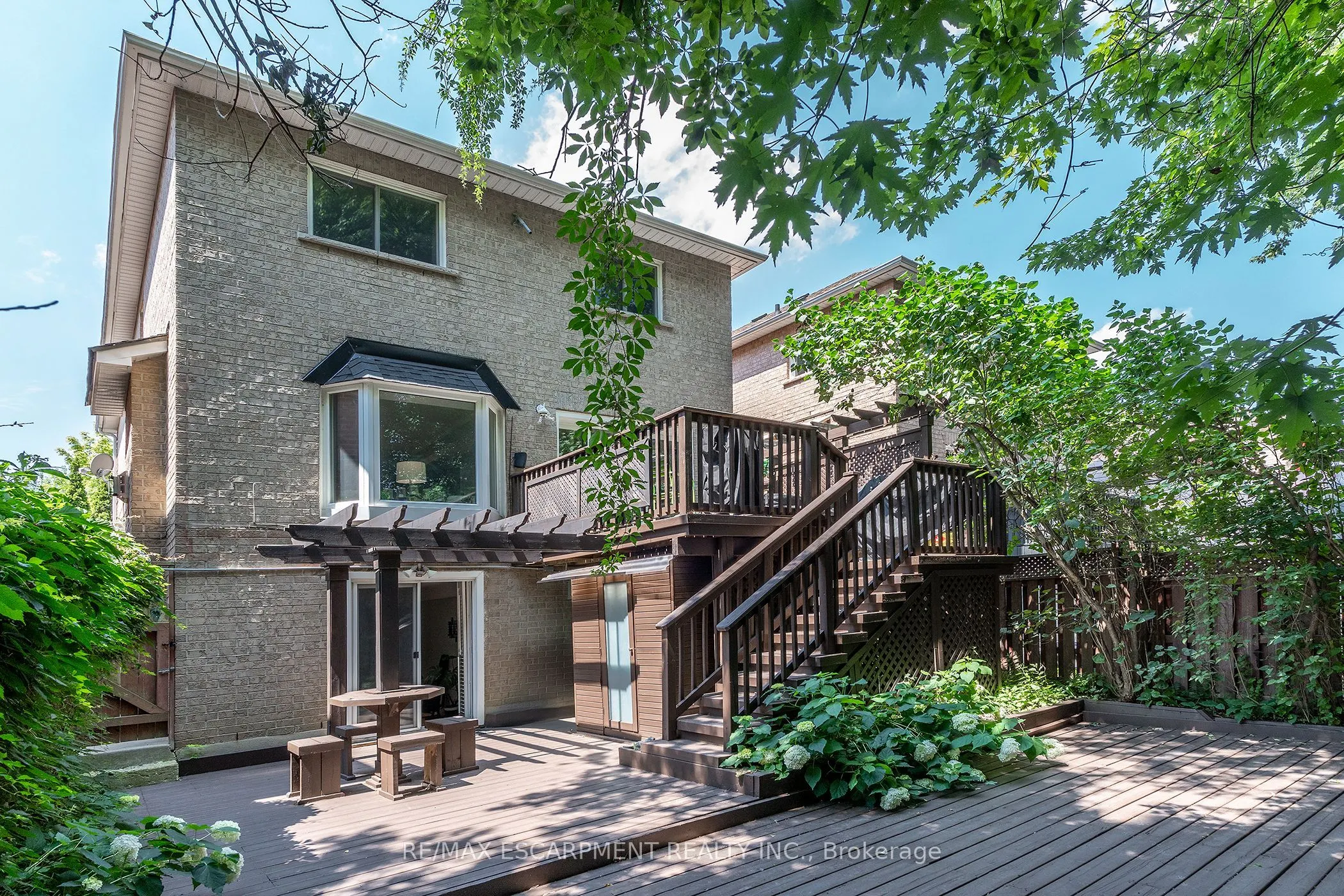 3770 Forest Bluff Crescent