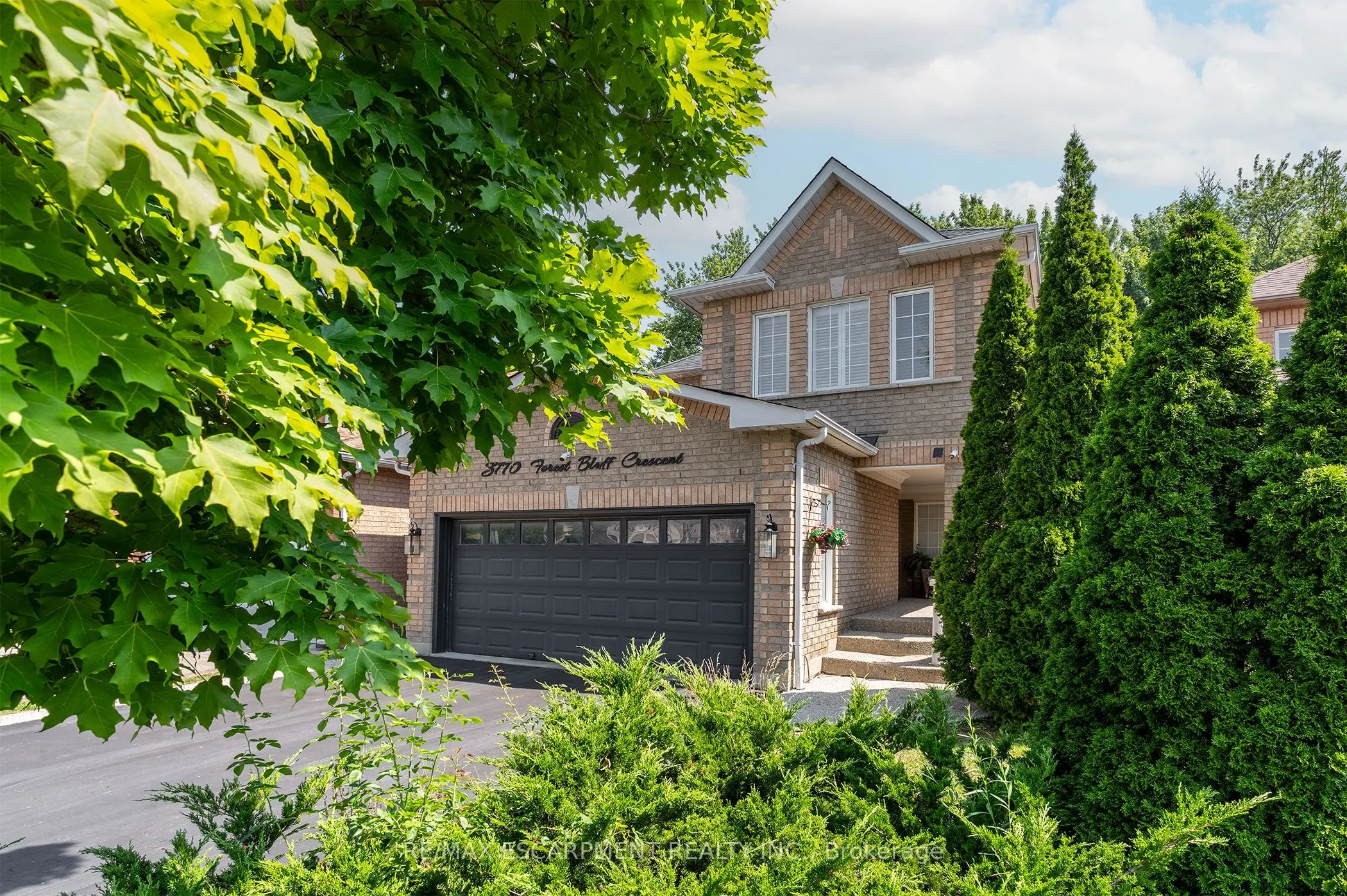 3770 Forest Bluff Crescent