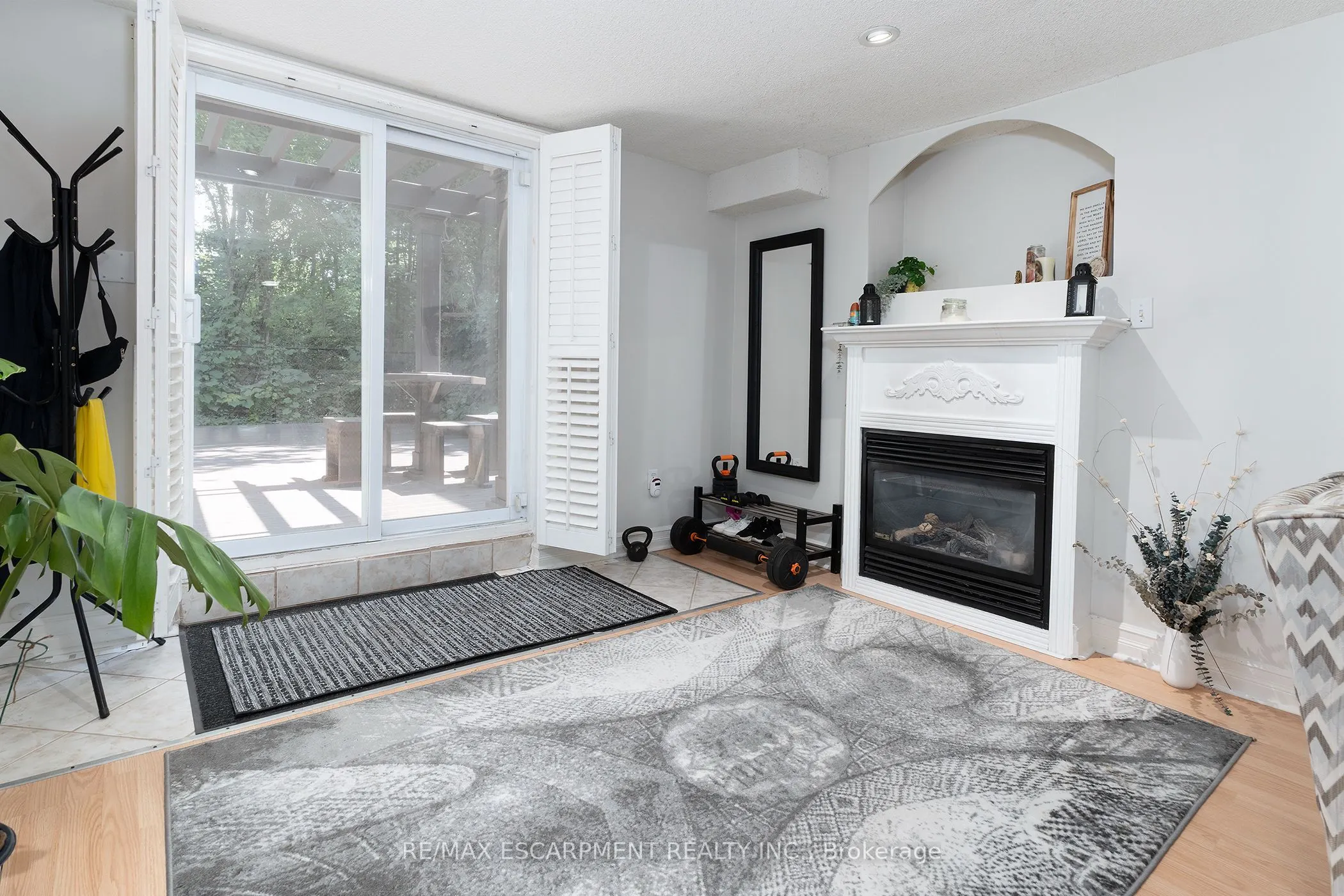 3770 Forest Bluff Crescent