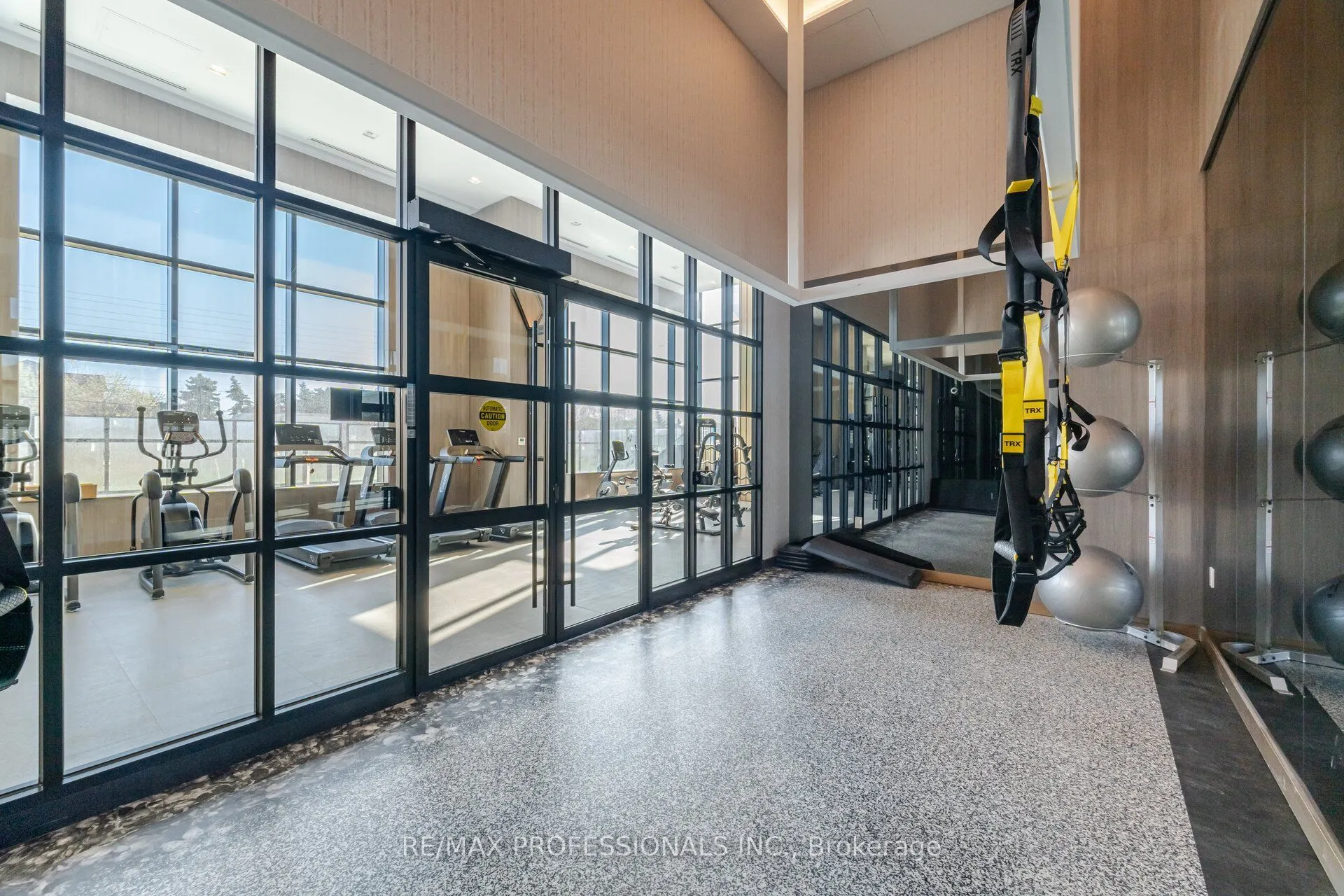 395 Dundas Street W, #603