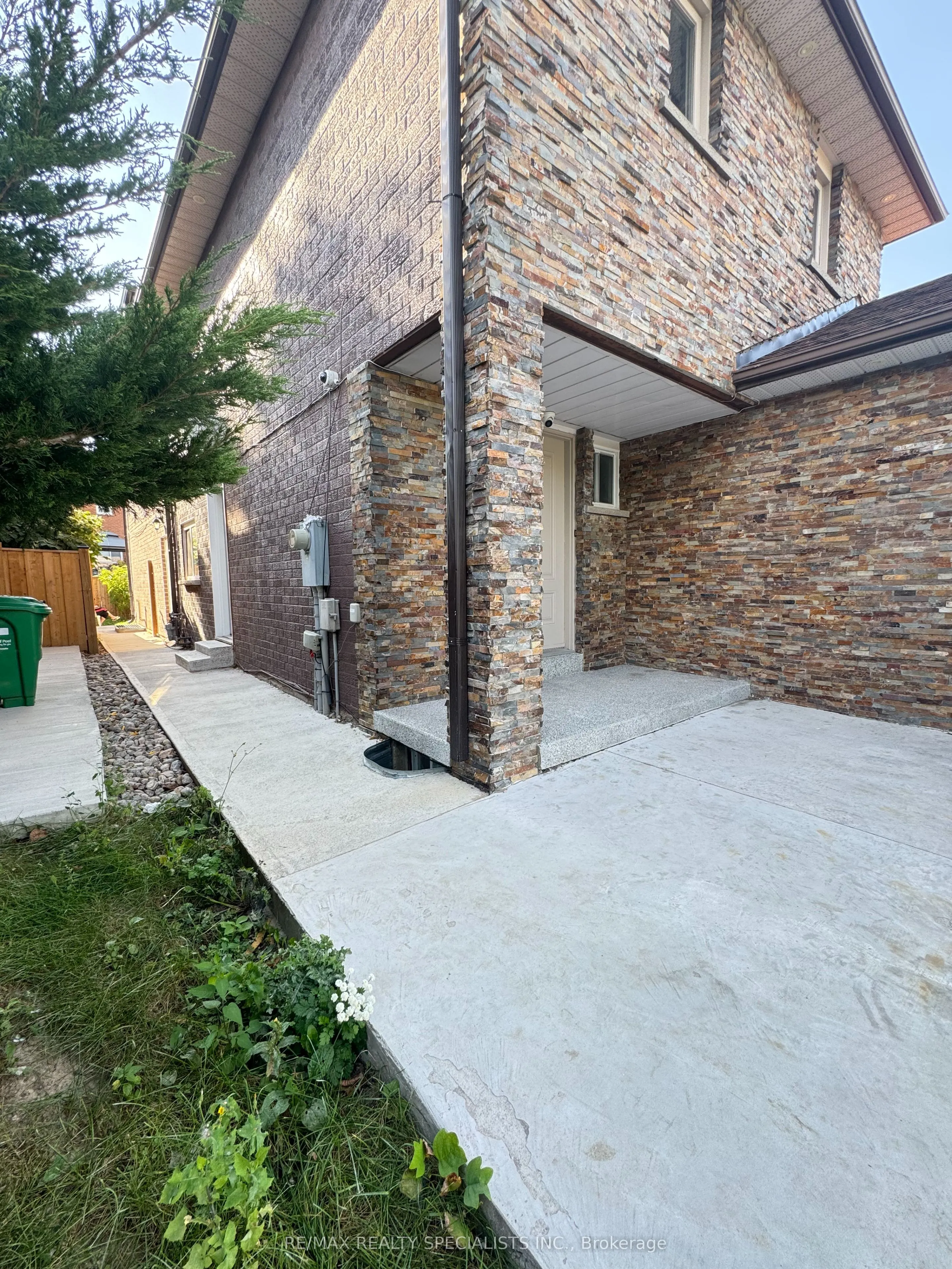 659 Roselaire Trail, ##2