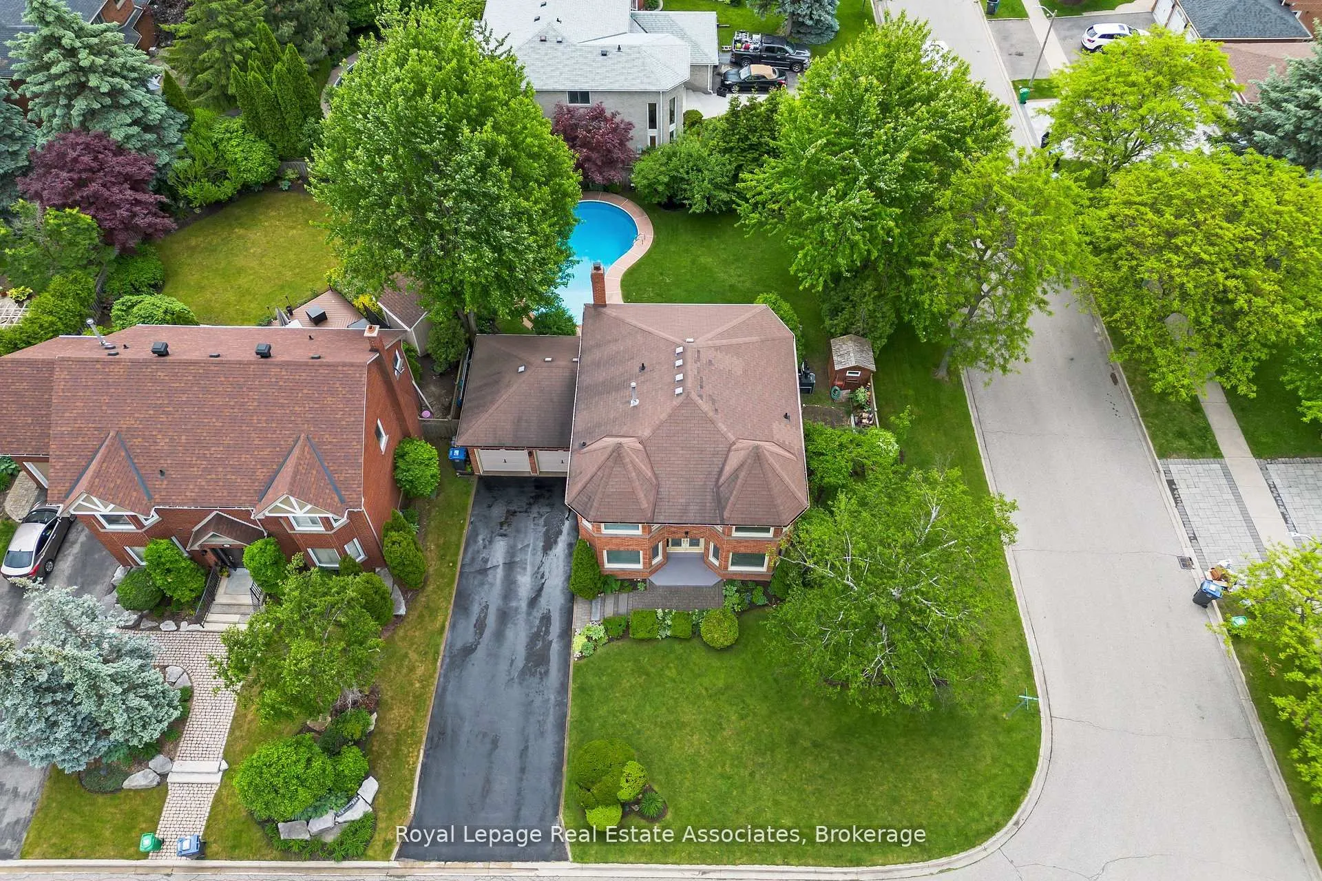 1 Brookbank Court