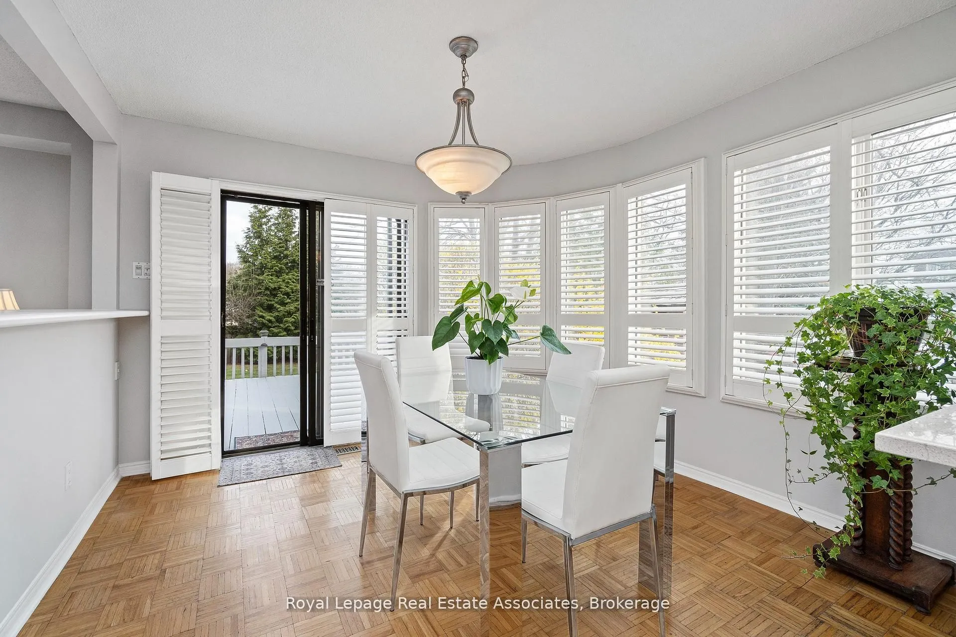 1 Brookbank Court
