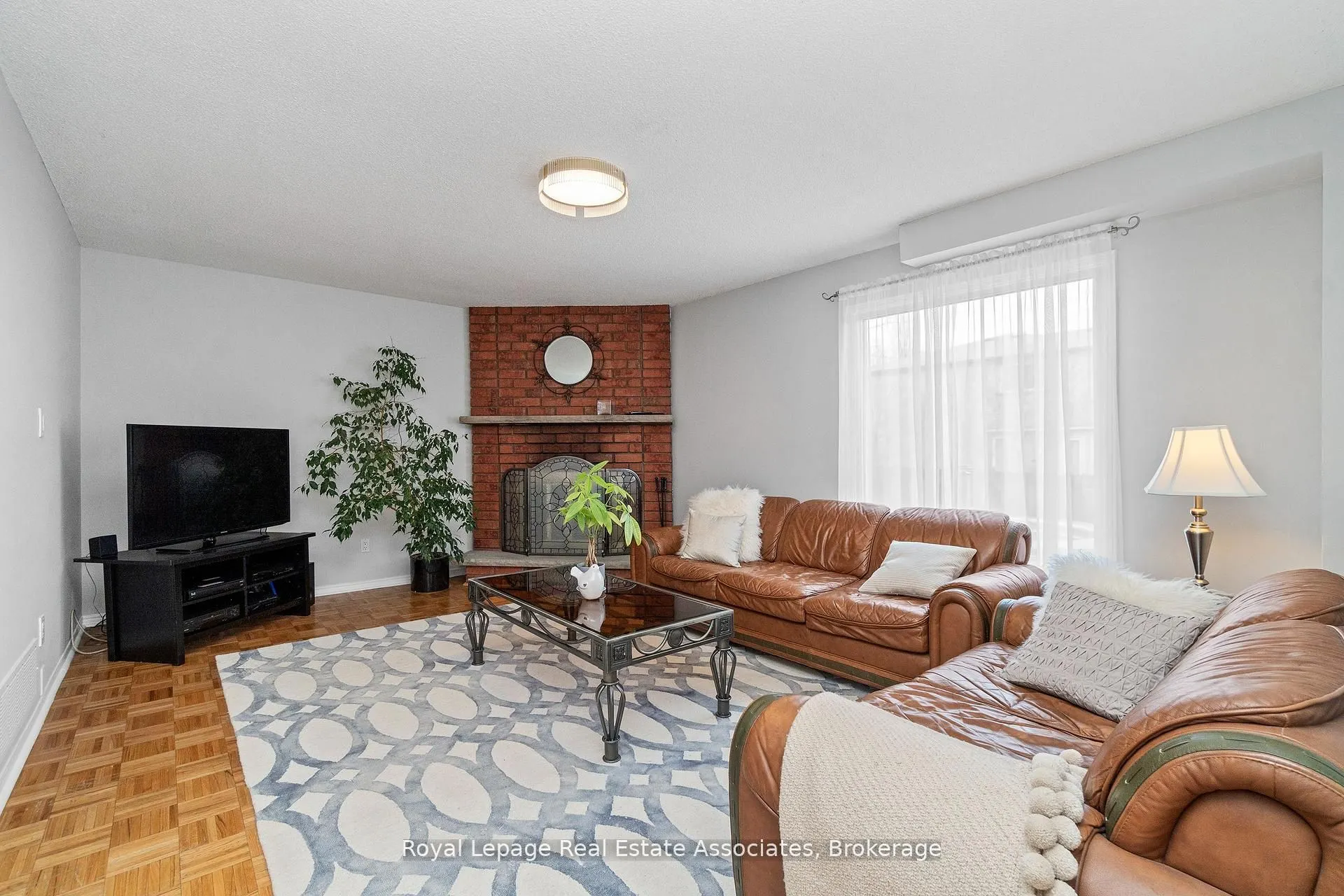 1 Brookbank Court