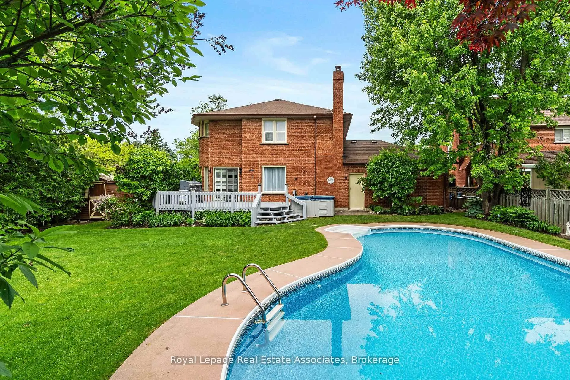 1 Brookbank Court