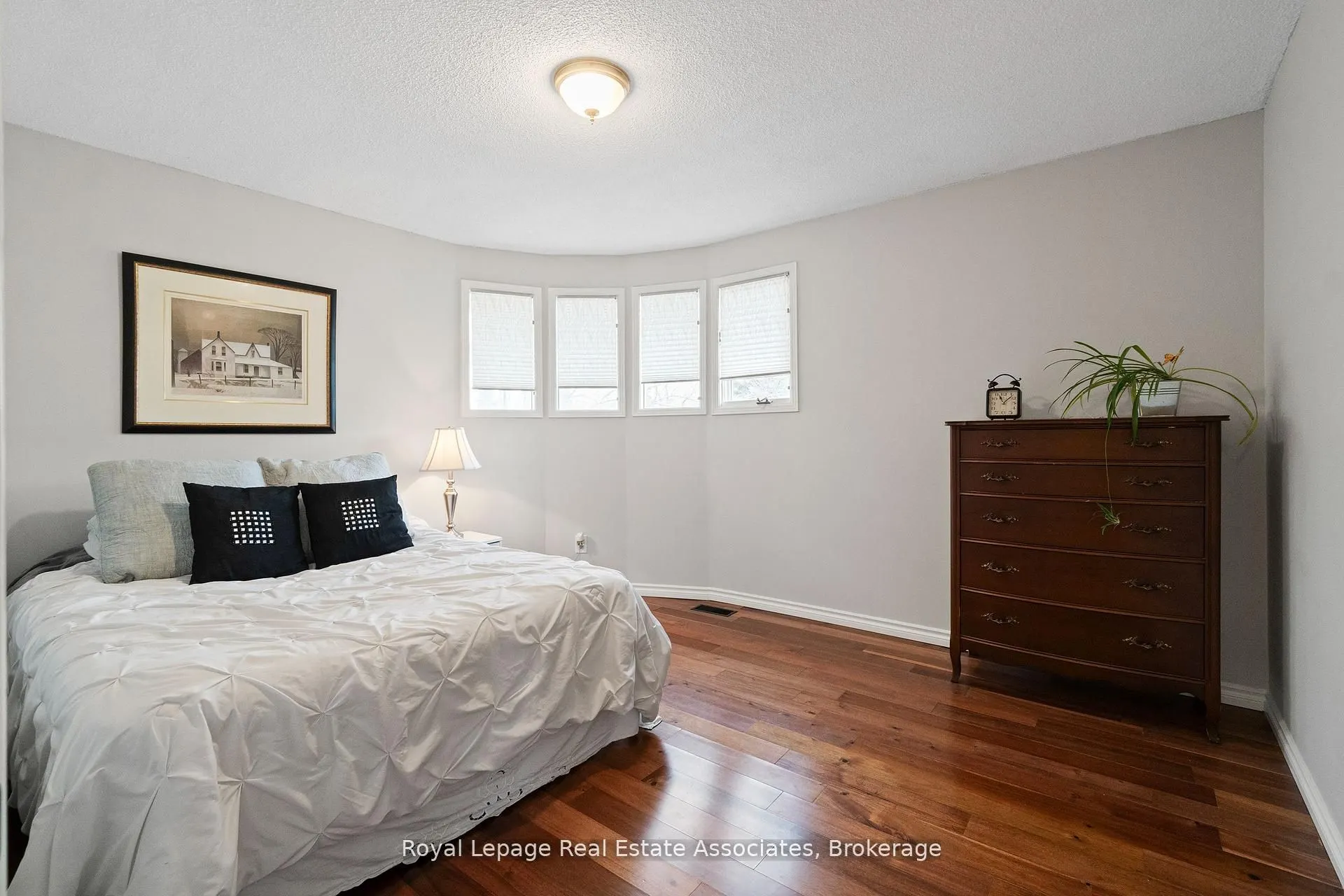 1 Brookbank Court