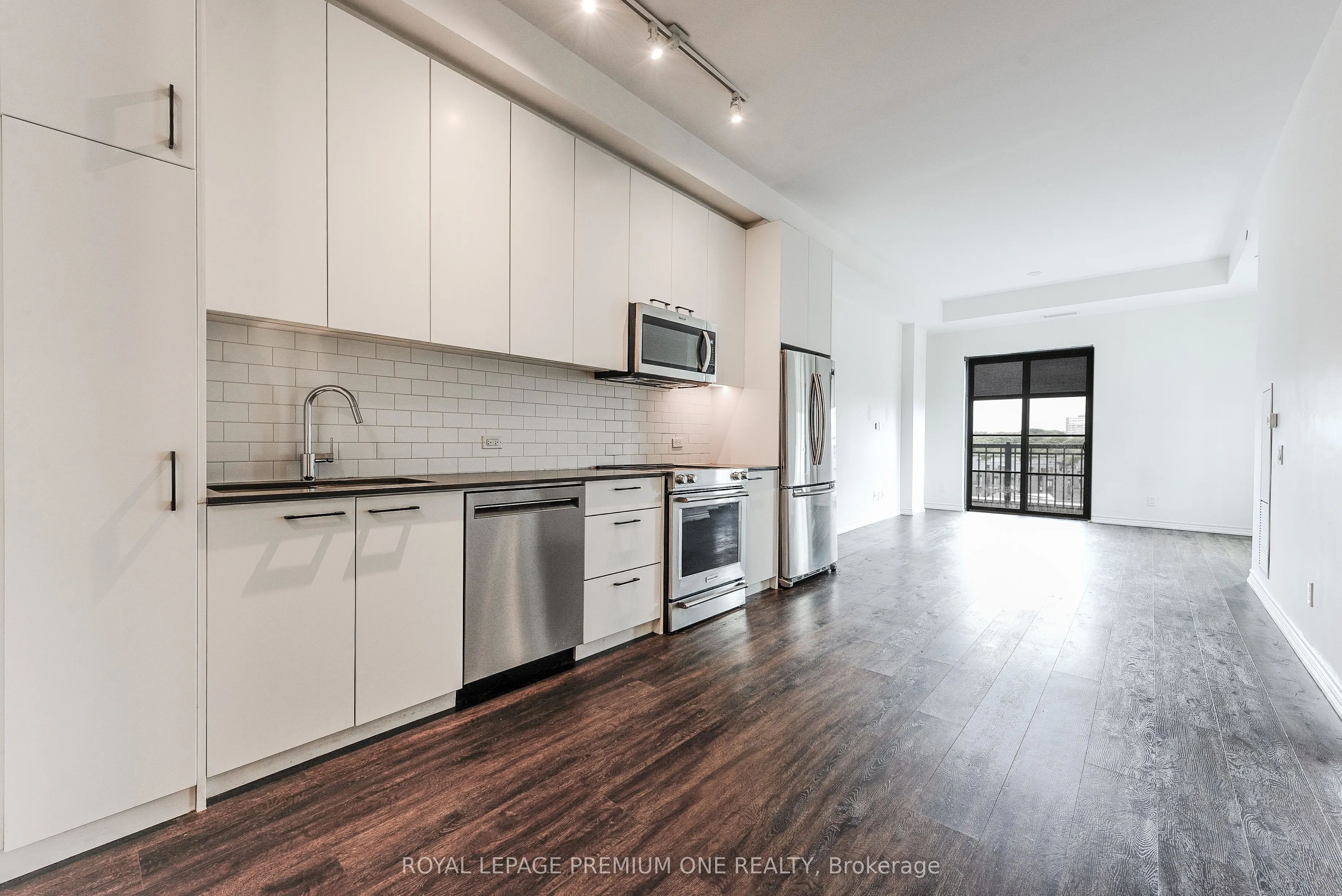 571 Prince Edward Drive N, #709