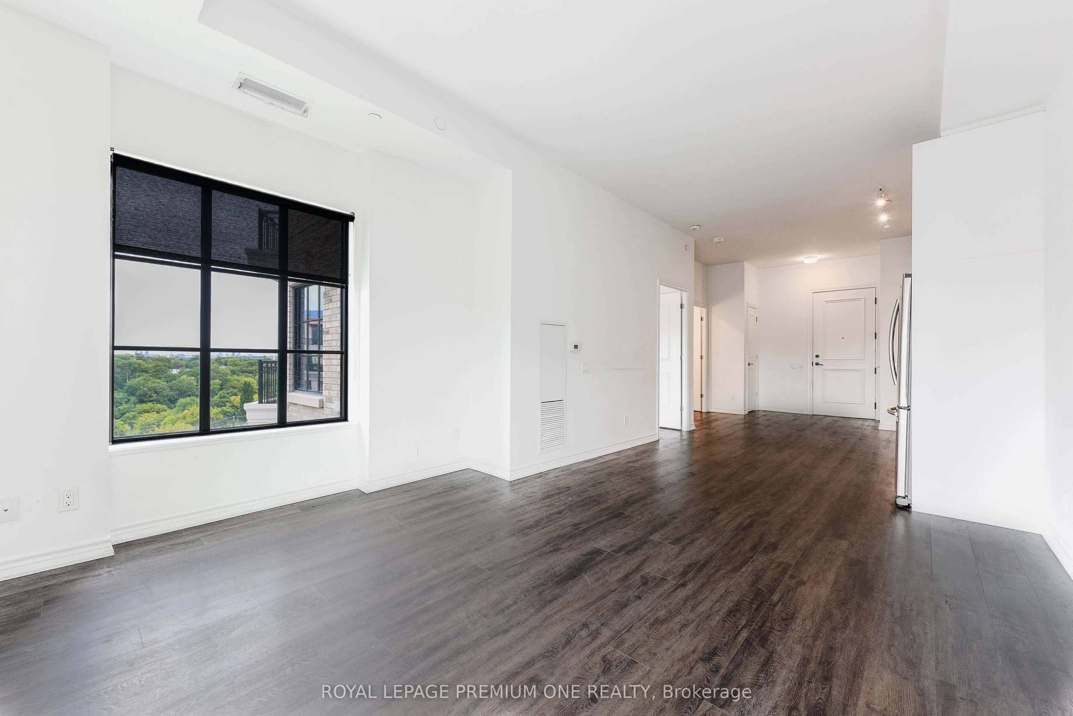 571 Prince Edward Drive N, #709