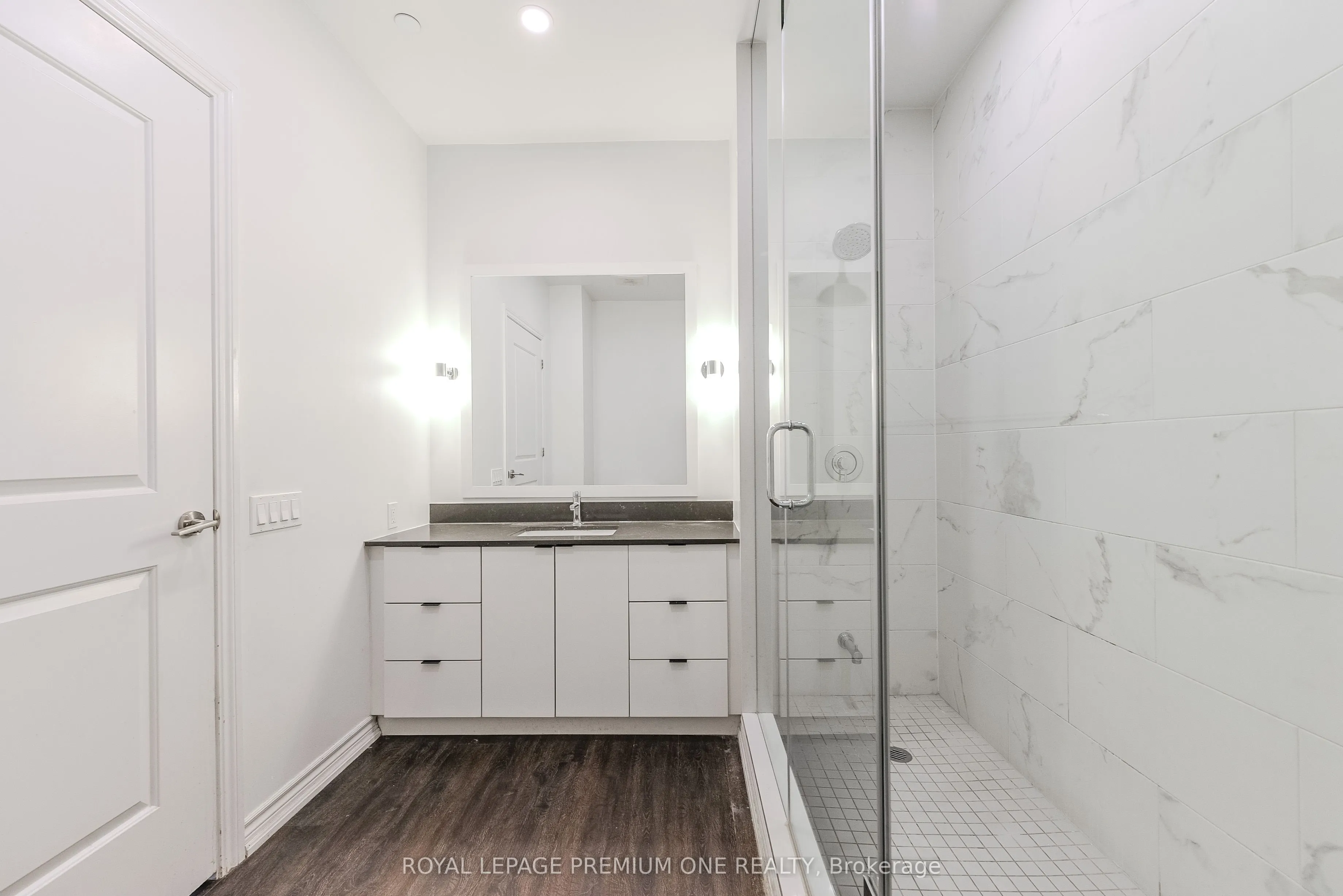 571 Prince Edward Drive N, #709