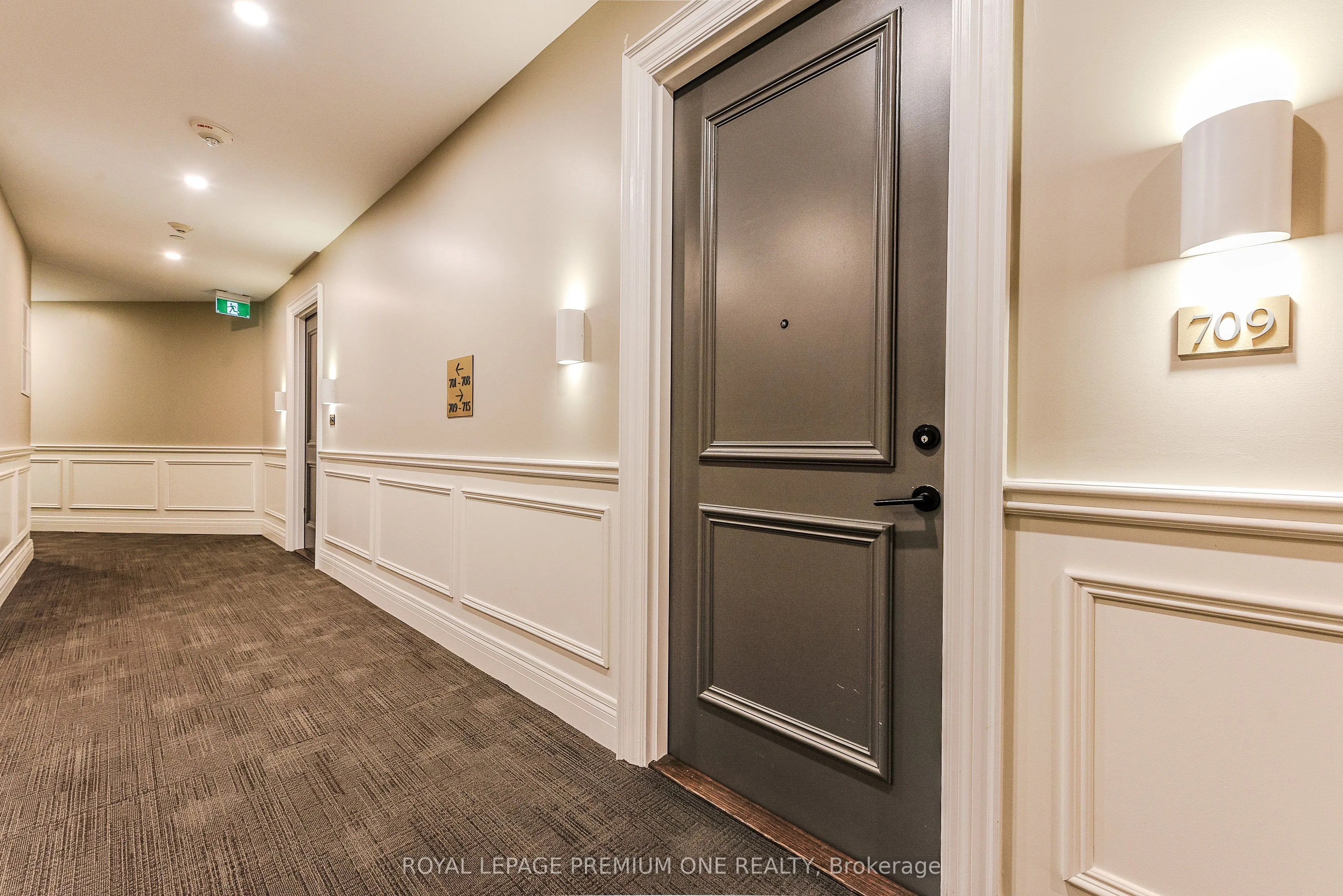 571 Prince Edward Drive N, #709