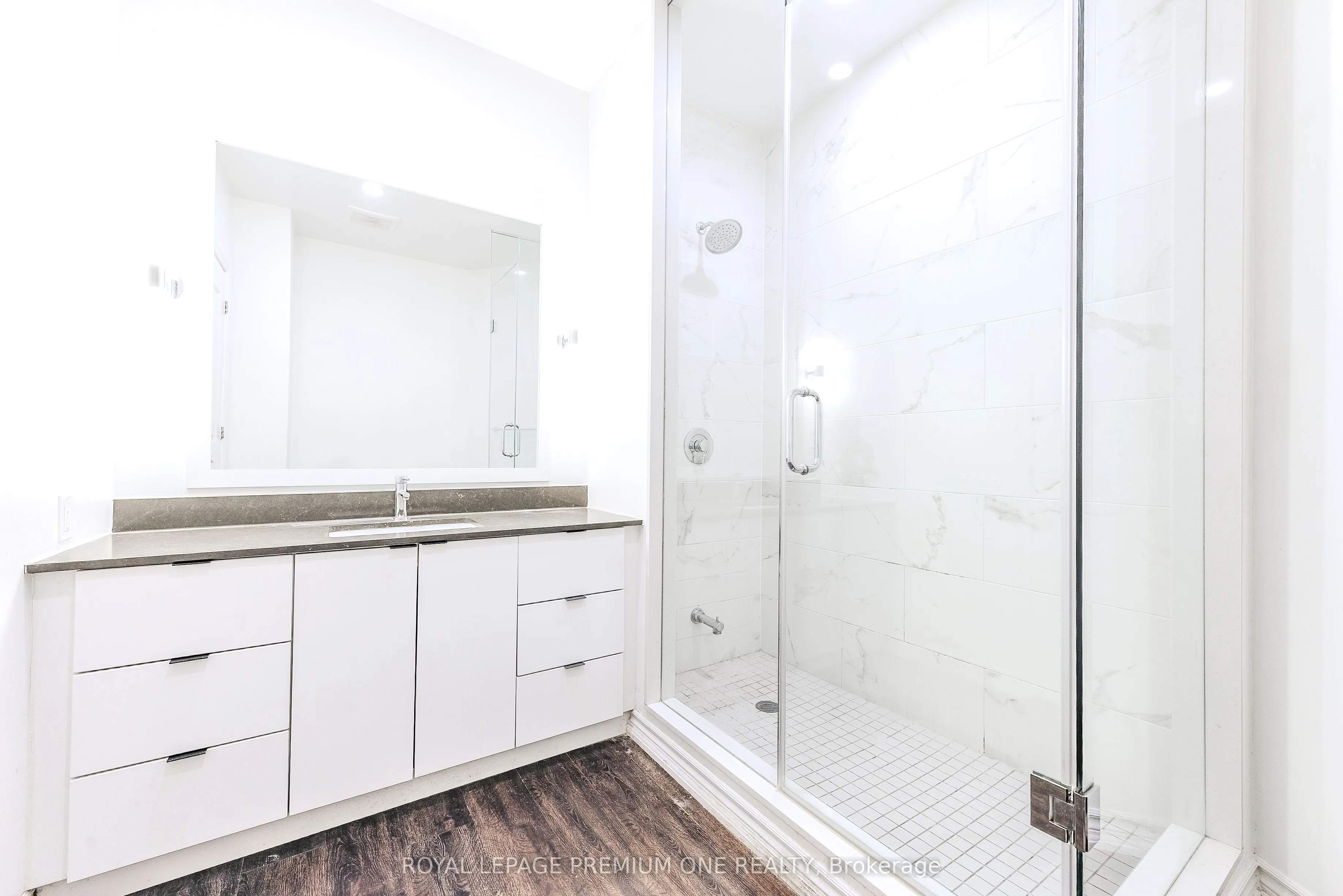 571 Prince Edward Drive N, #709