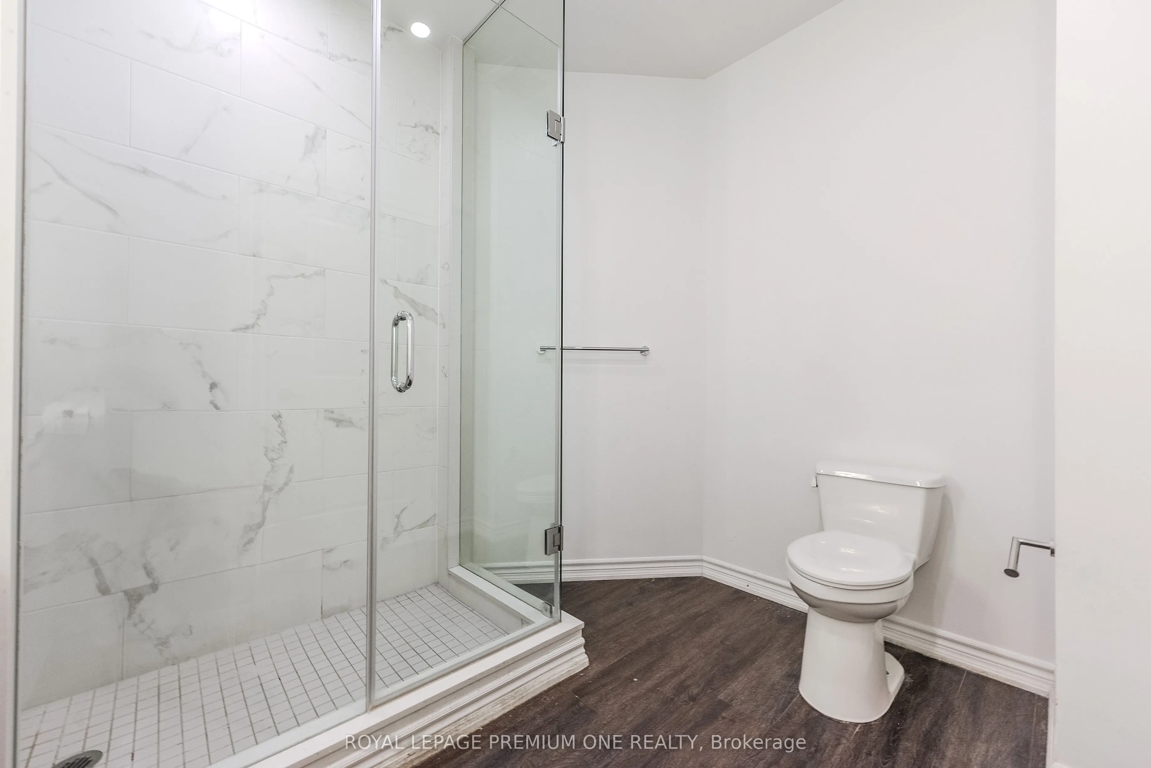 571 Prince Edward Drive N, #709