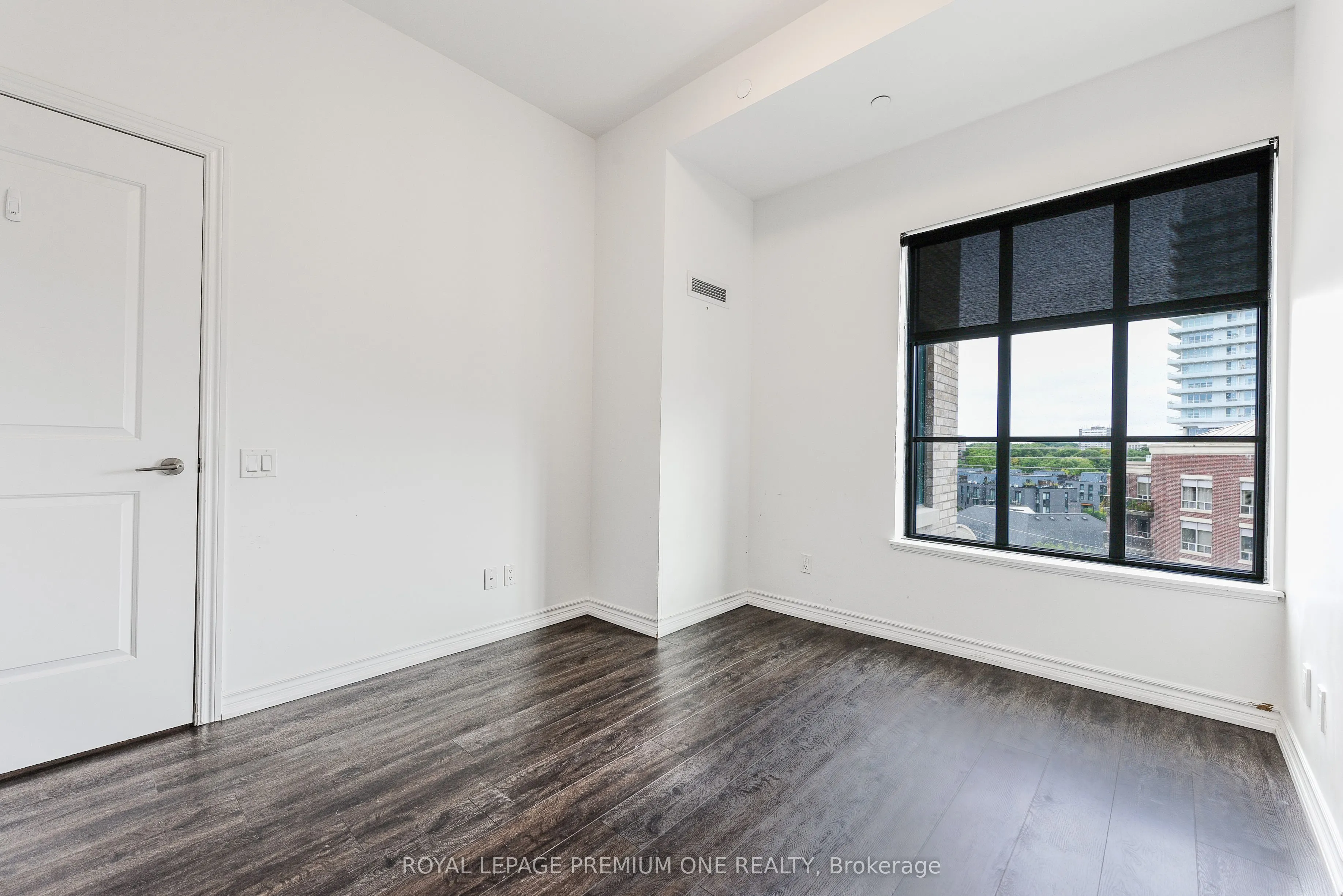 571 Prince Edward Drive N, #709