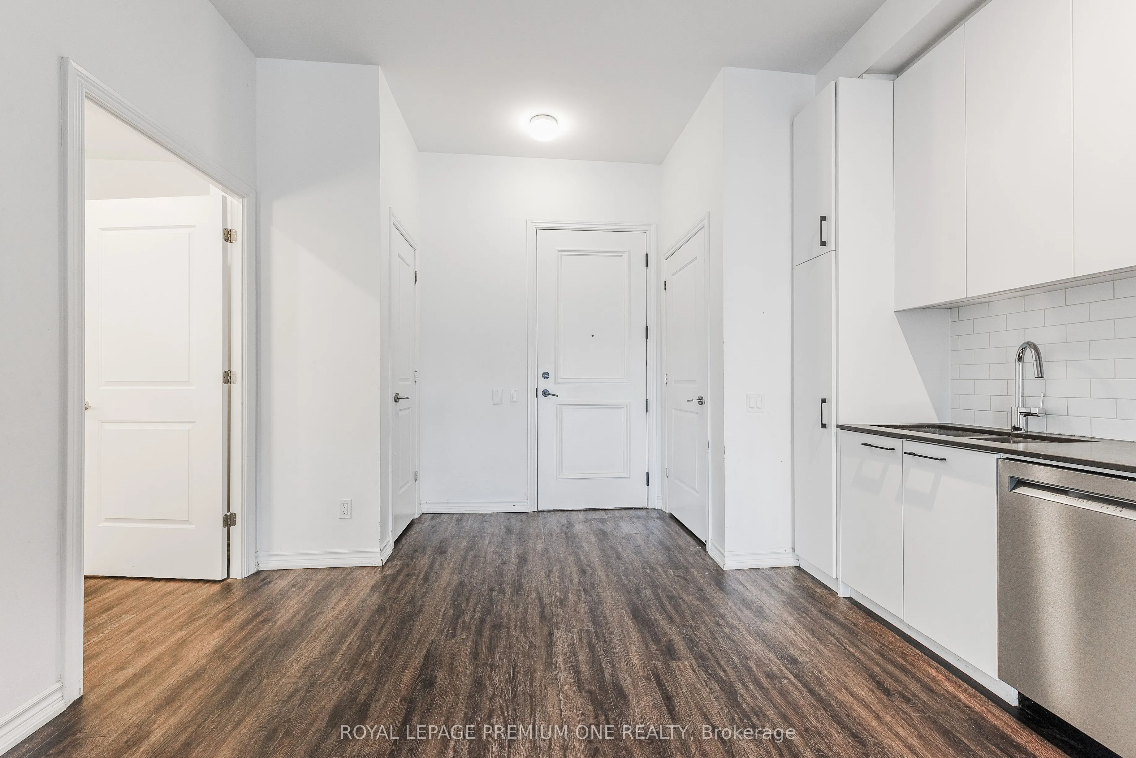 571 Prince Edward Drive N, #709