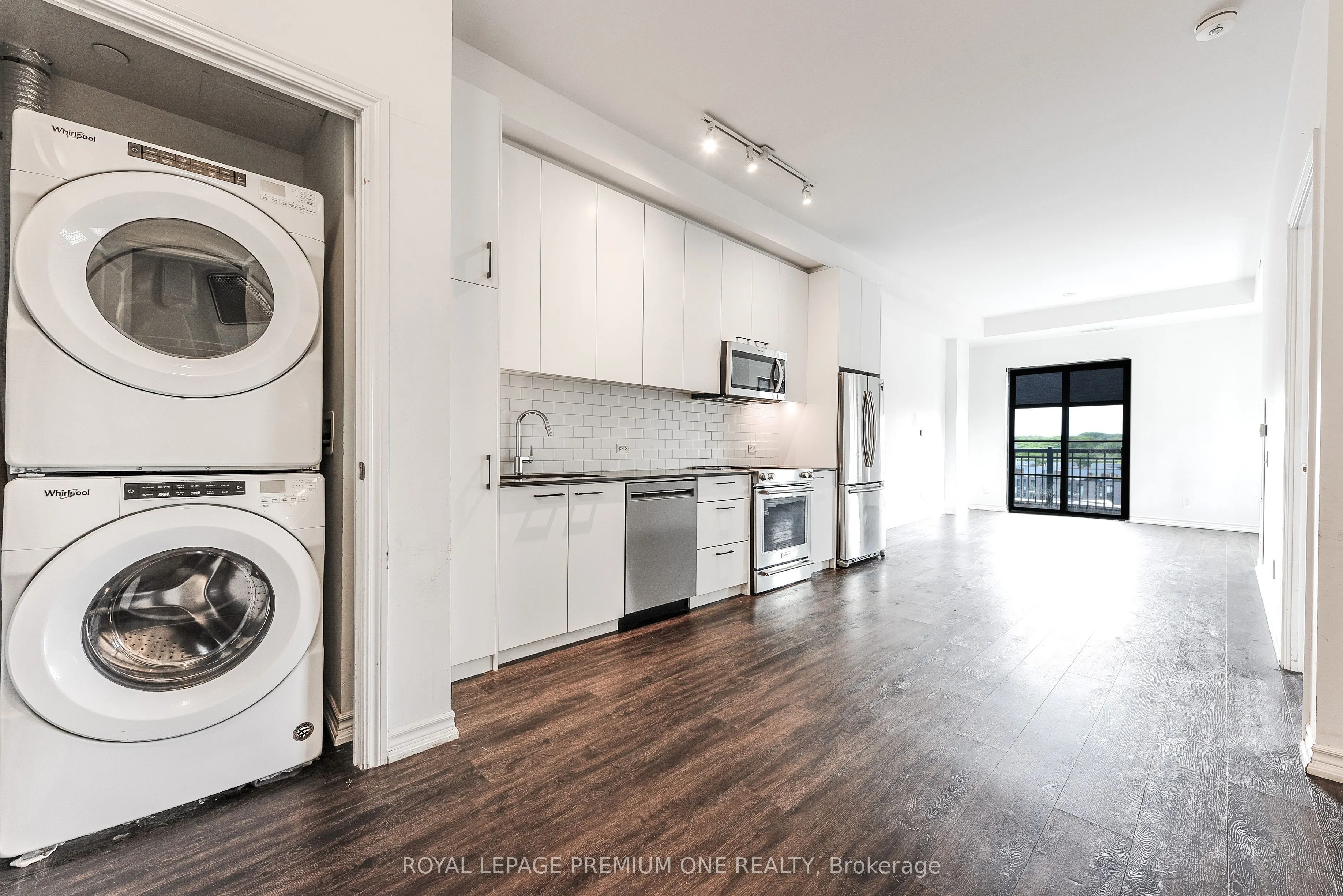 571 Prince Edward Drive N, #709