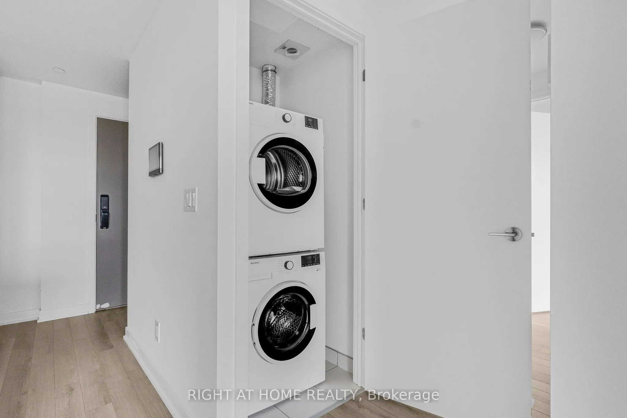 3079 Trafalgar Road, #609