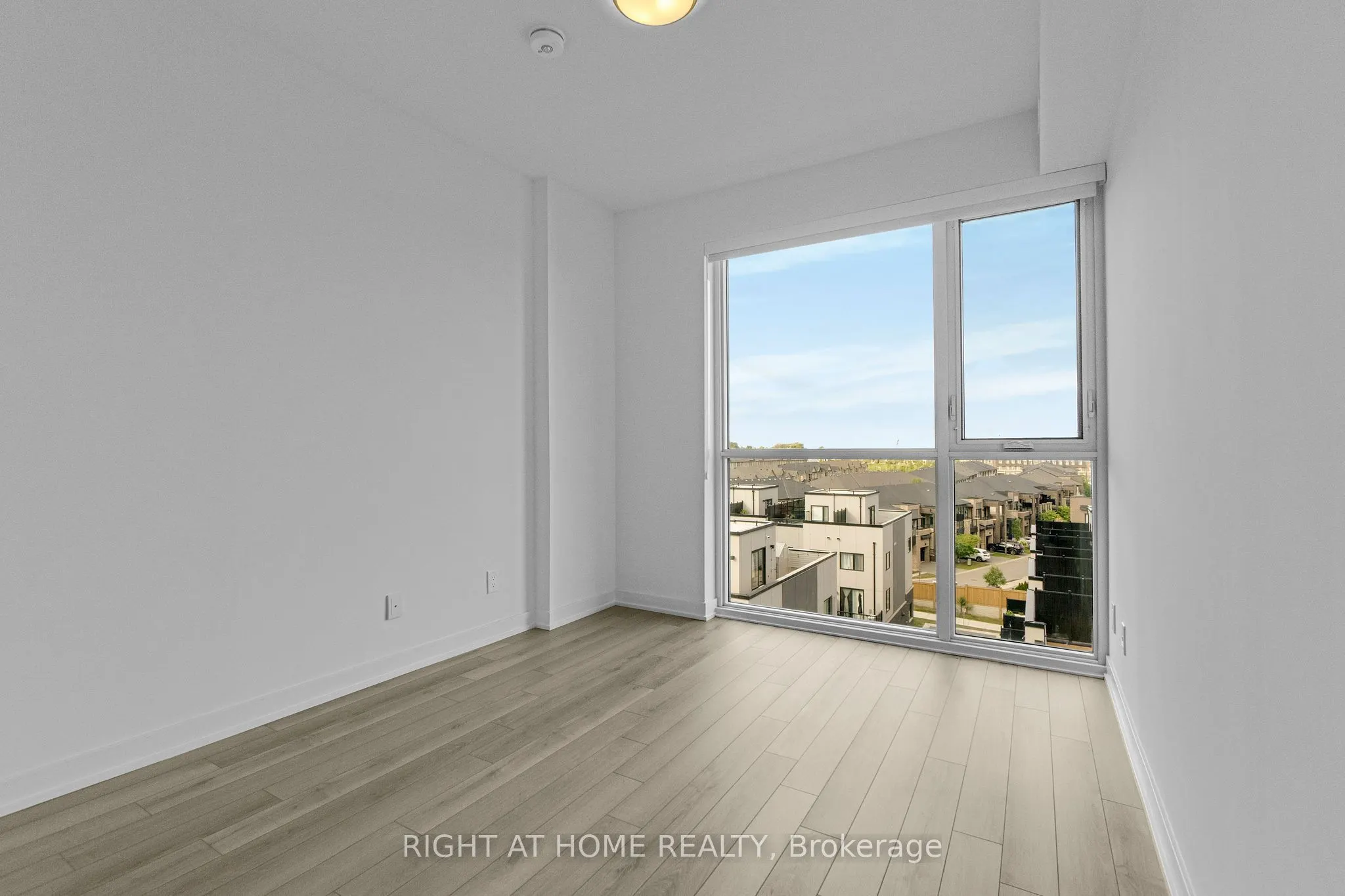 3079 Trafalgar Road, #609