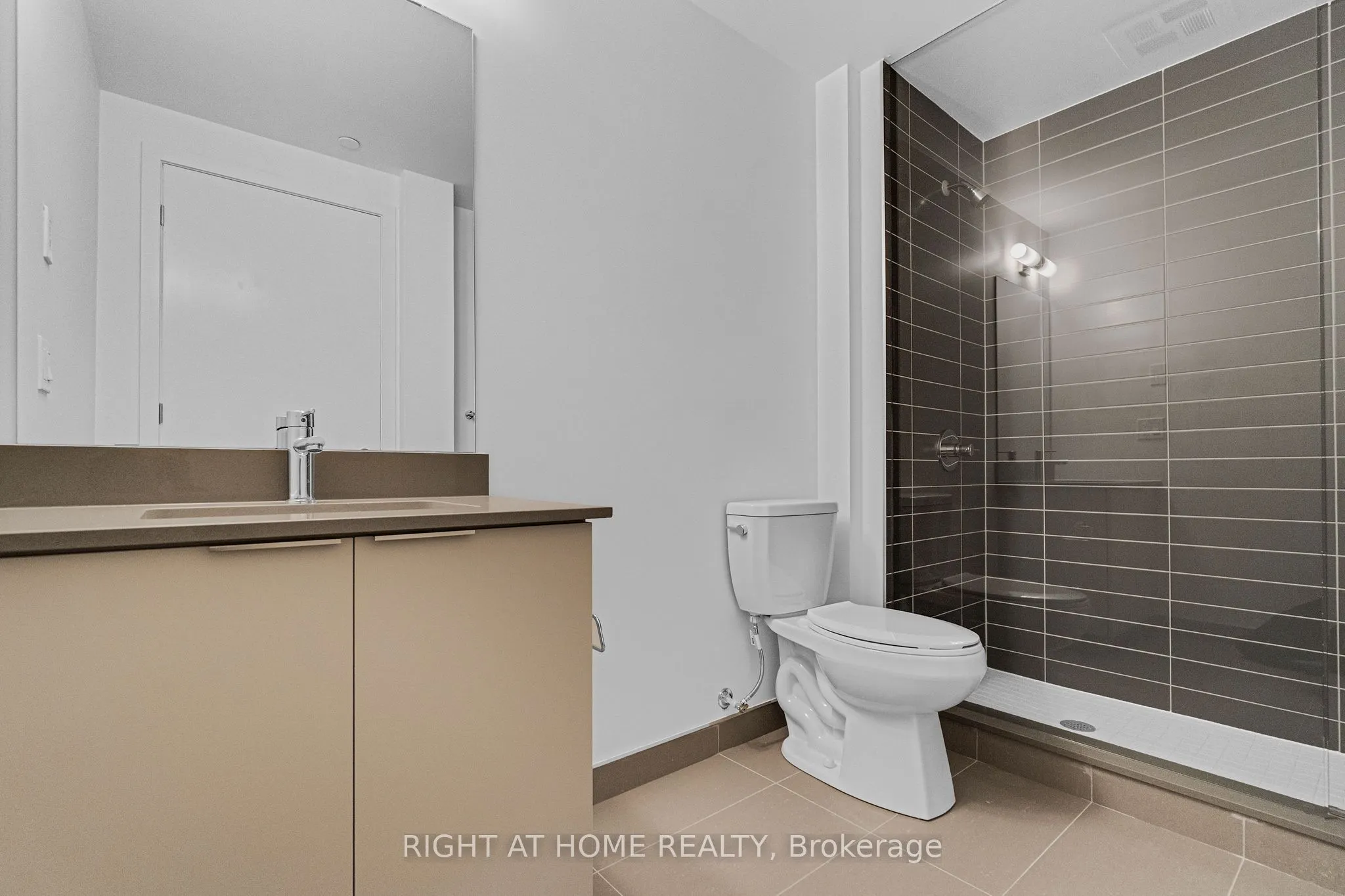 3079 Trafalgar Road, #609