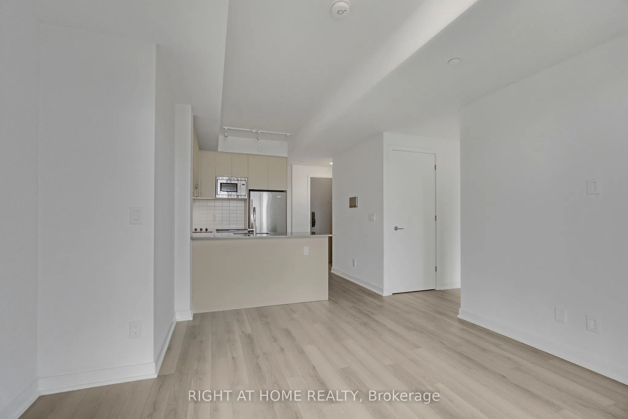 3079 Trafalgar Road, #609