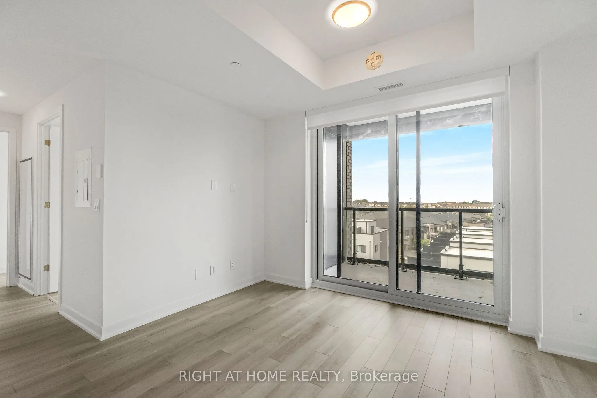 3079 Trafalgar Road, #609