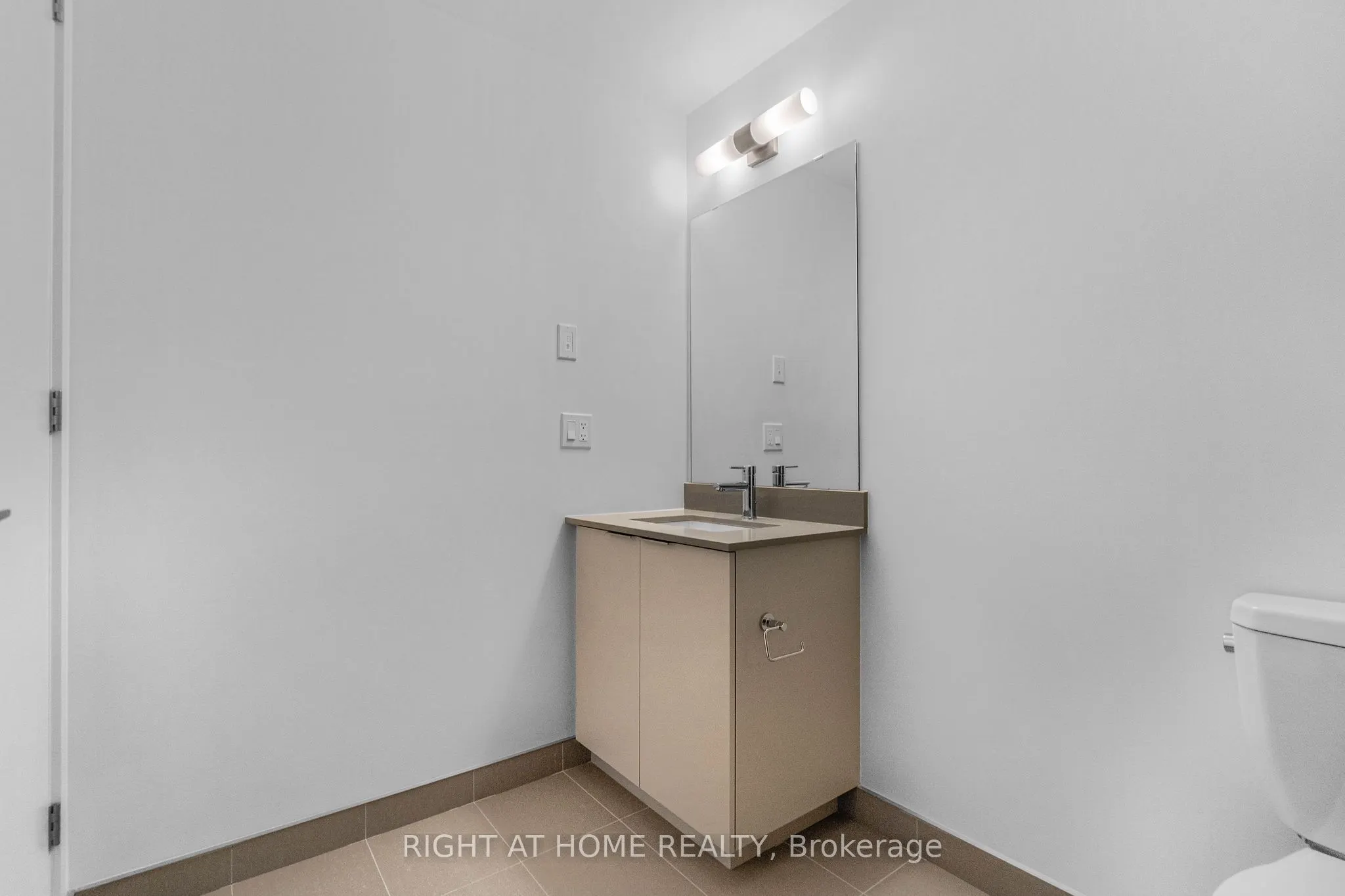 3079 Trafalgar Road, #609