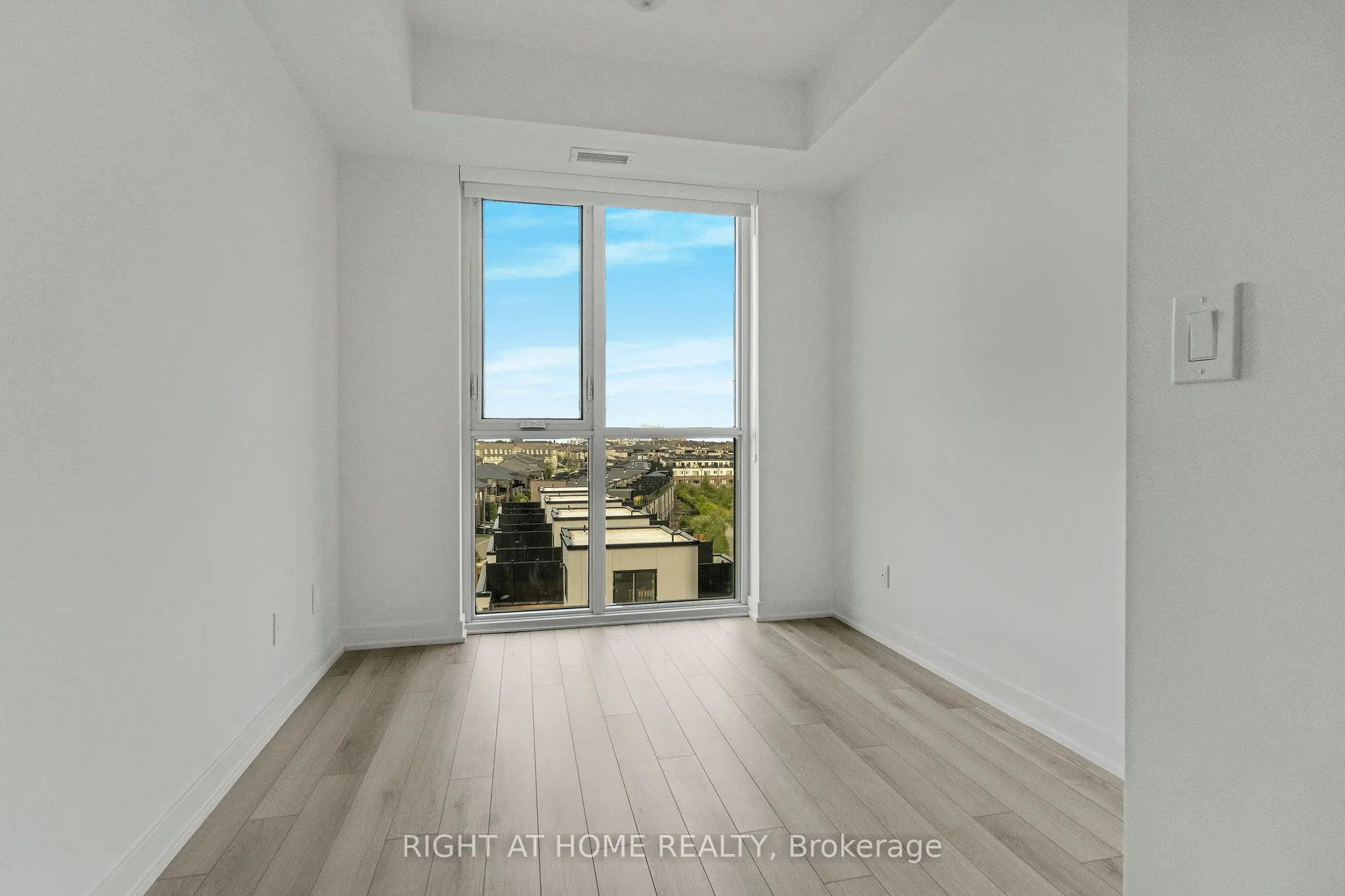 3079 Trafalgar Road, #609