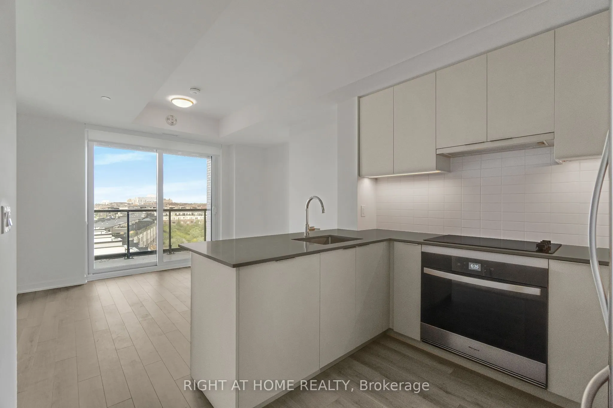 3079 Trafalgar Road, #609
