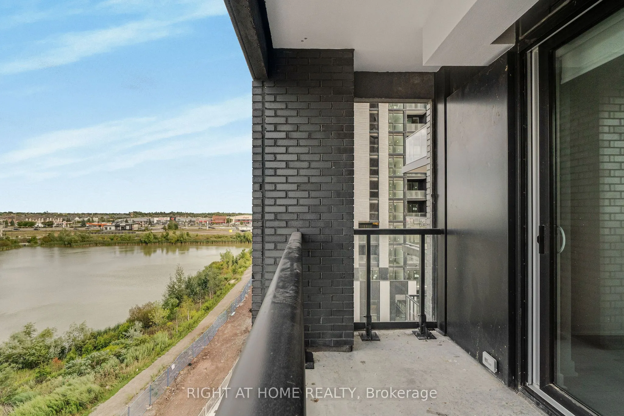 3079 Trafalgar Road, #609