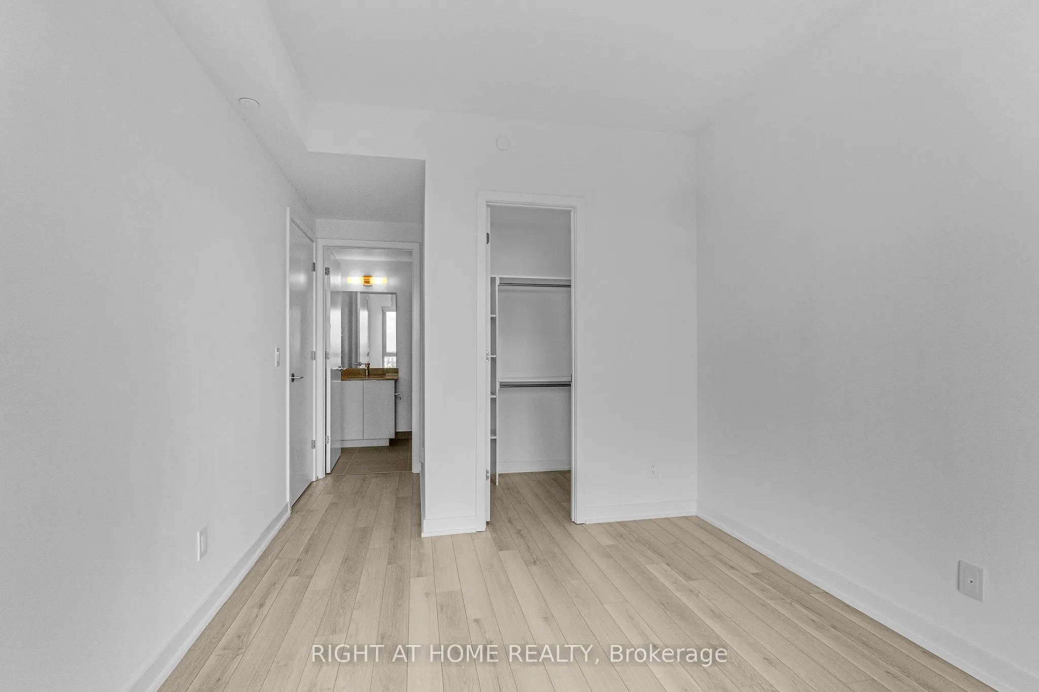 3079 Trafalgar Road, #609