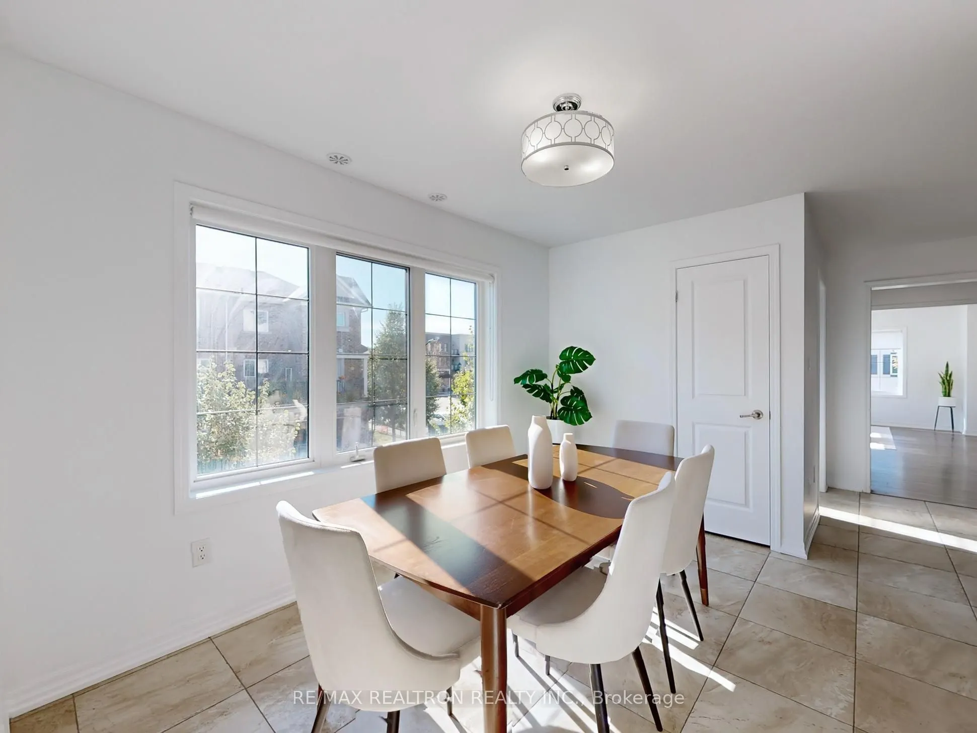370 Timberland Gate