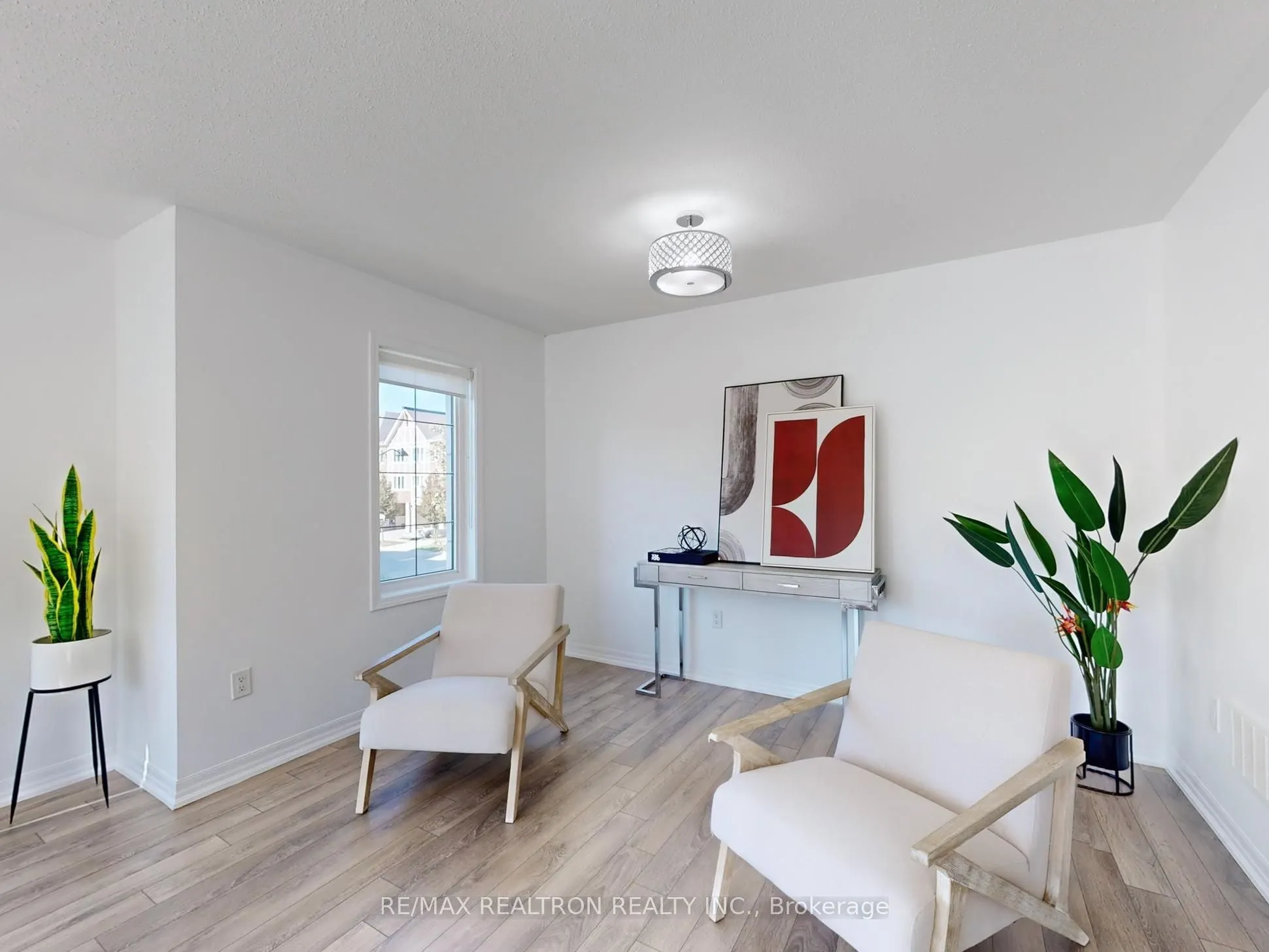 370 Timberland Gate