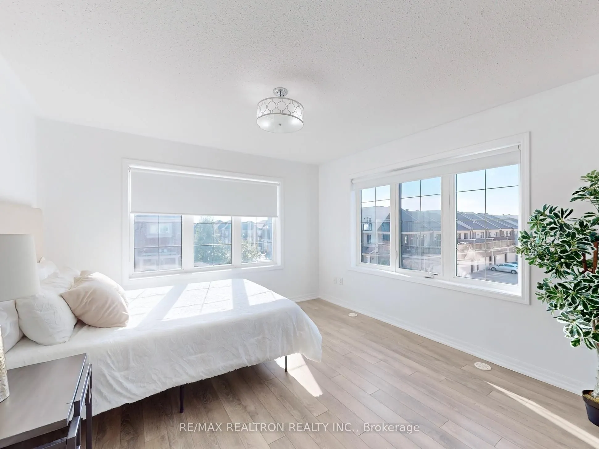 370 Timberland Gate