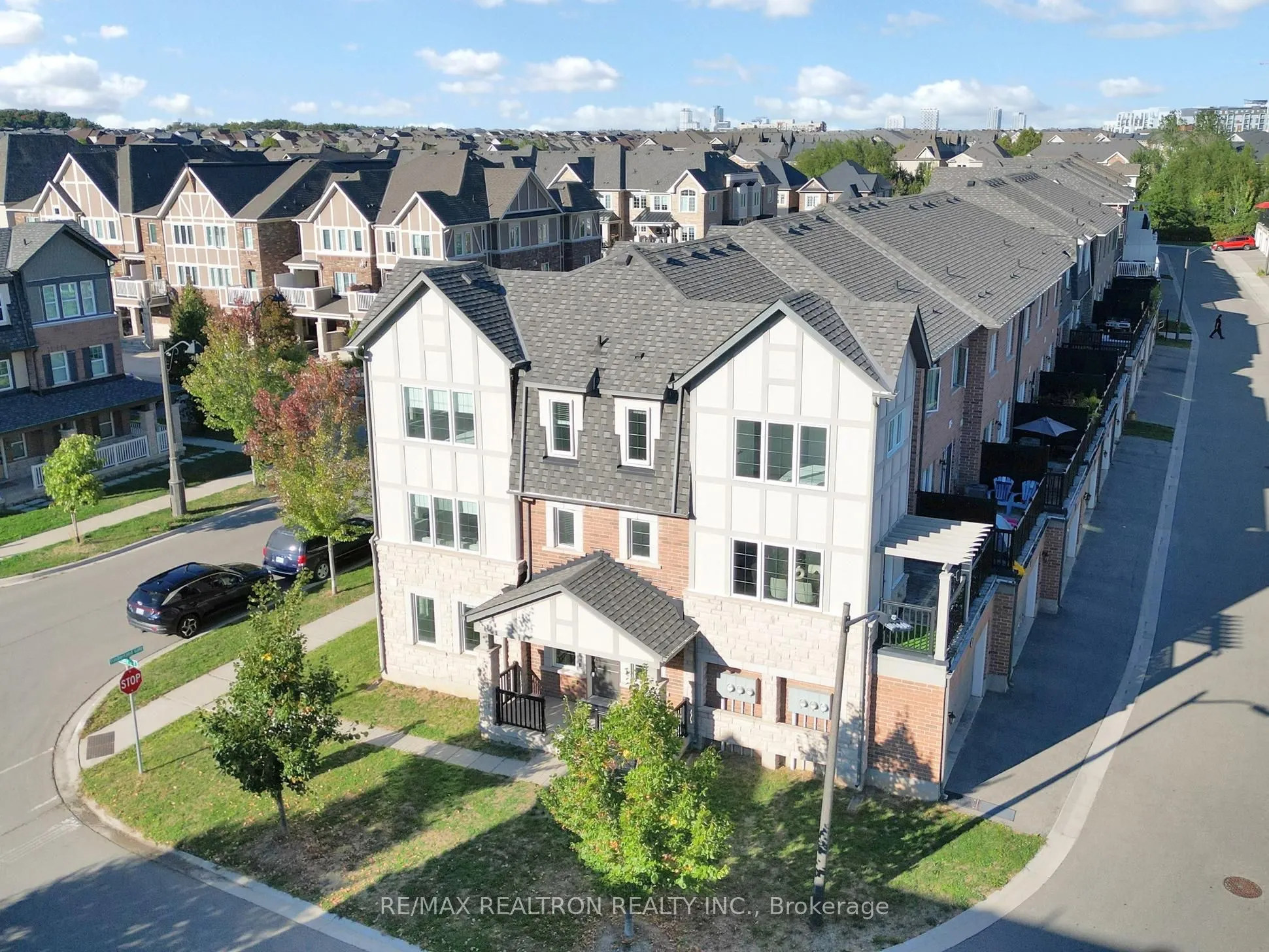 370 Timberland Gate