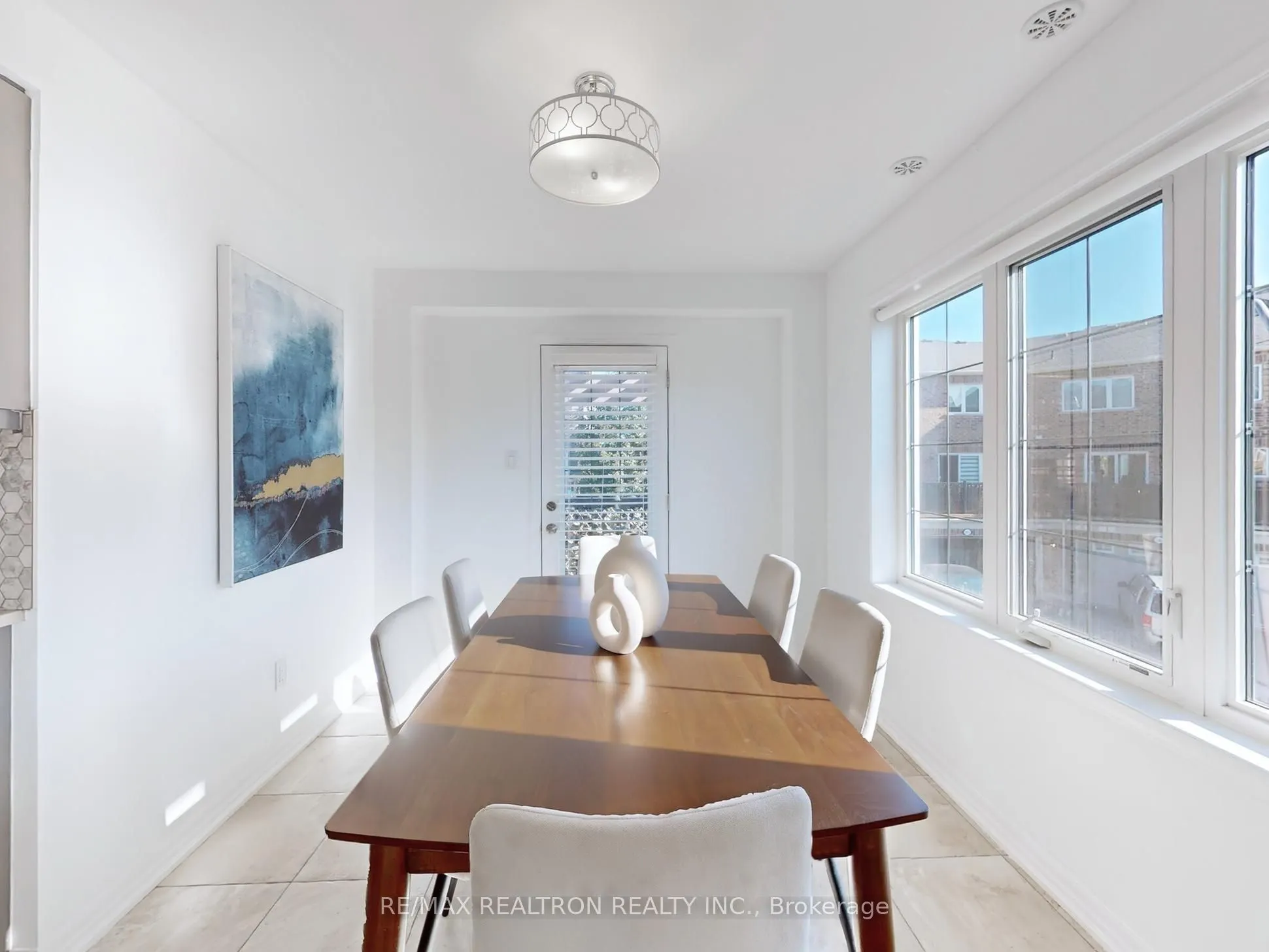 370 Timberland Gate
