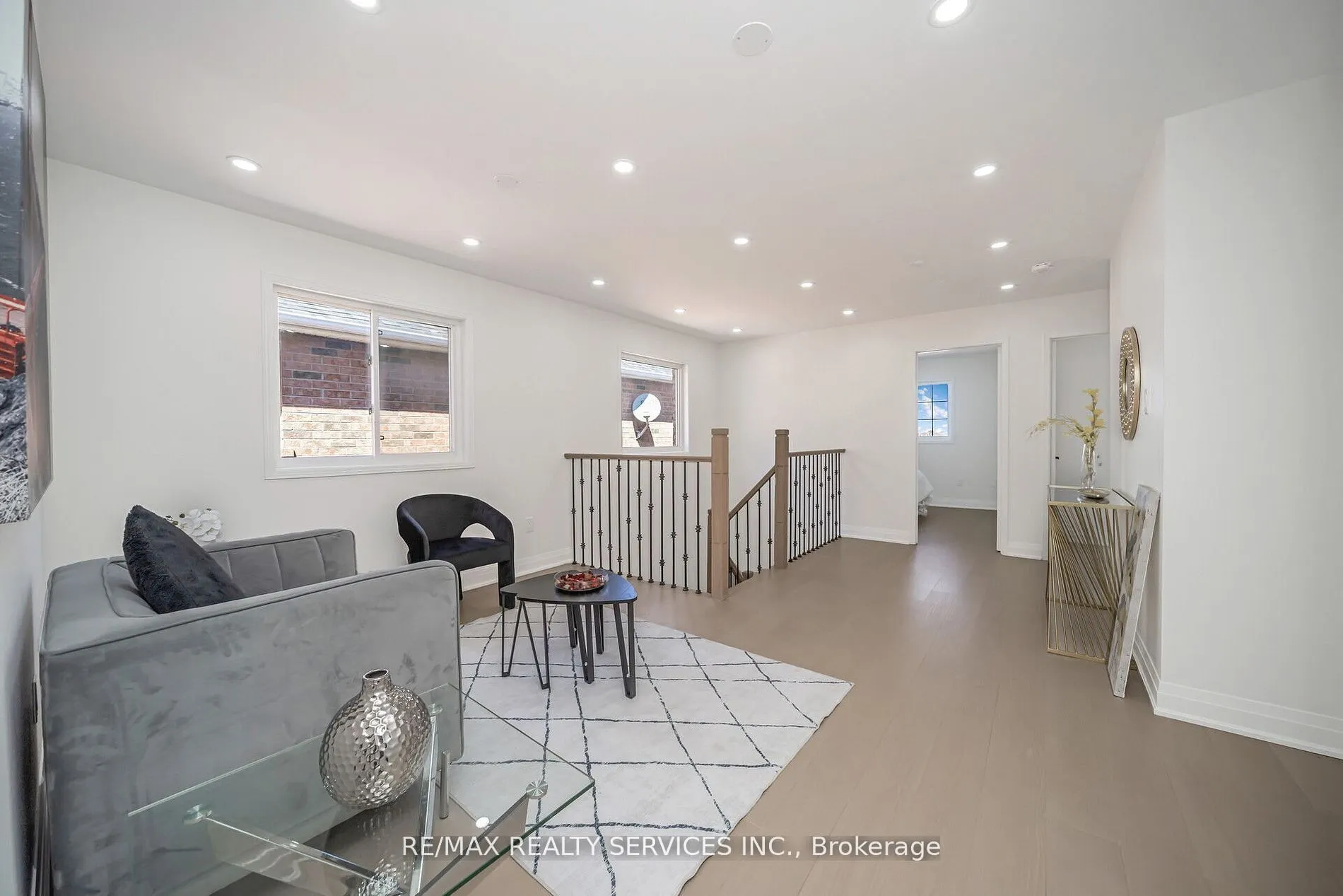 10 Linderwood Drive