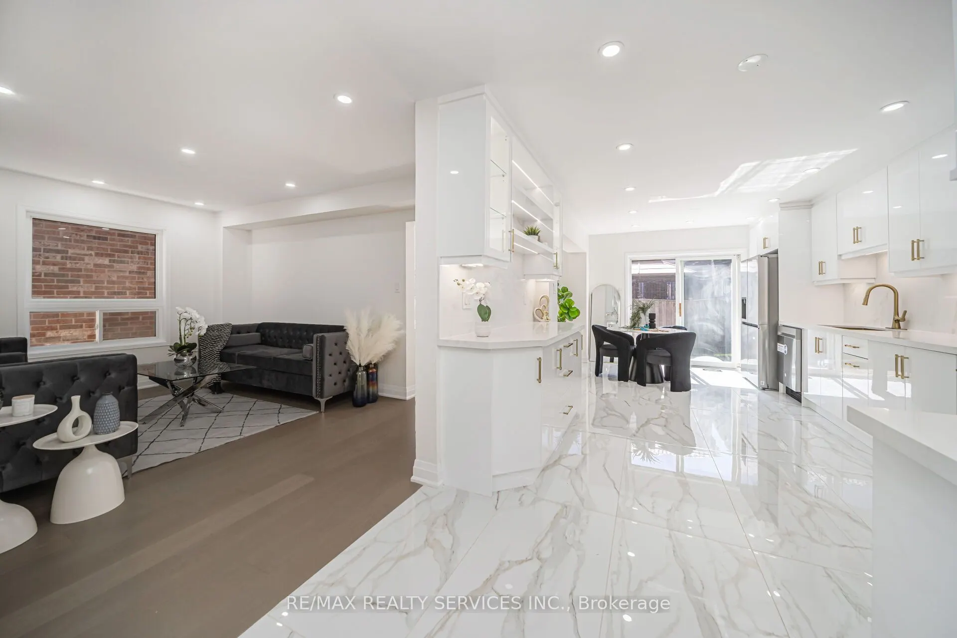 10 Linderwood Drive