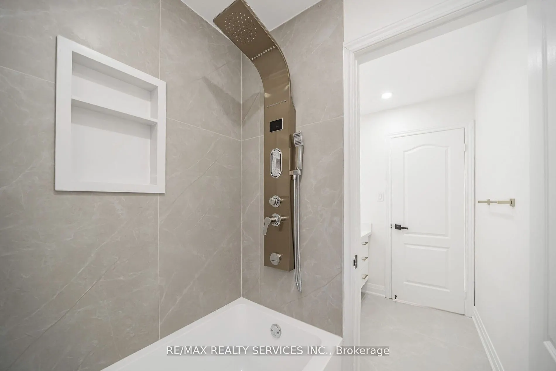 10 Linderwood Drive