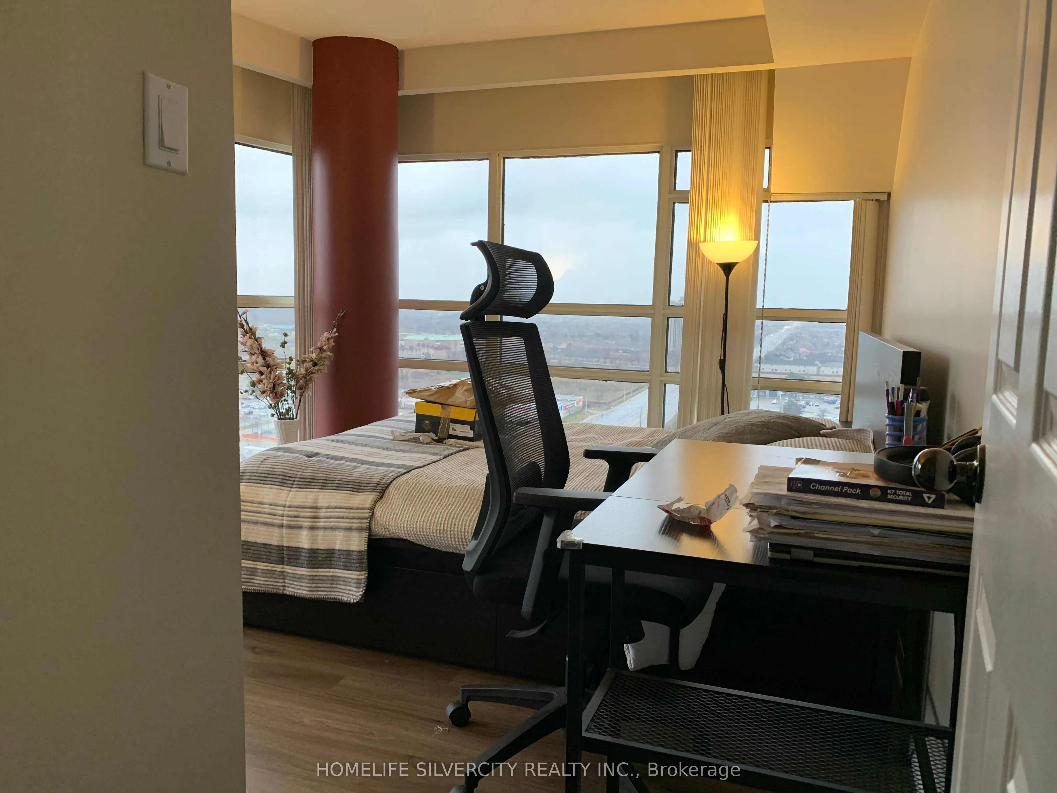 50 Eglinton Avenue W, #2201