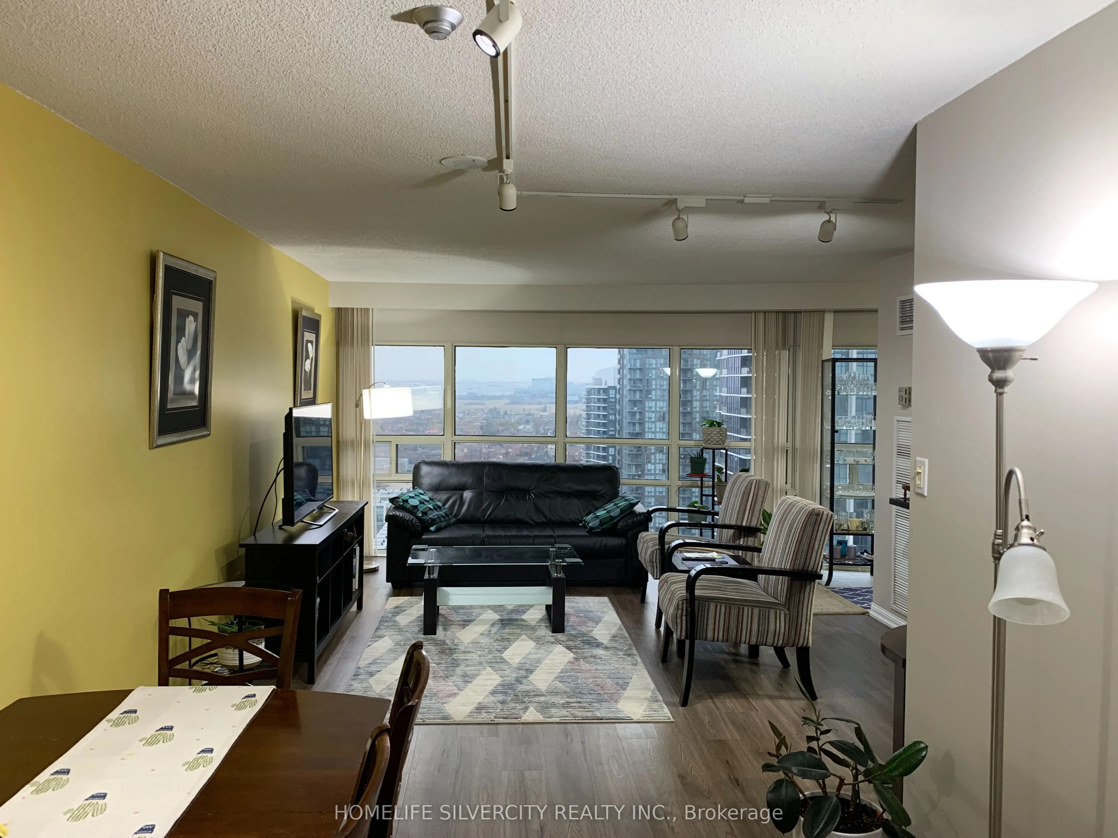 50 Eglinton Avenue W, #2201