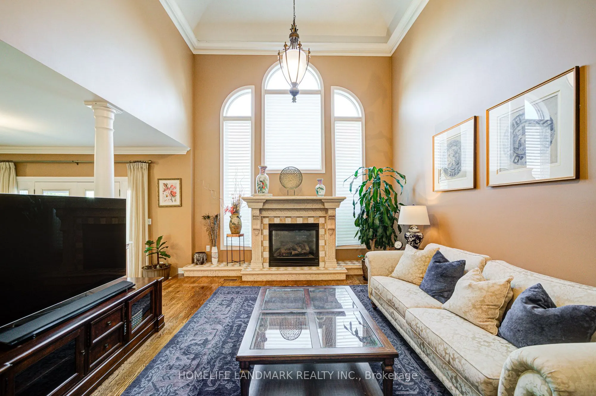 1388 Pinery Crescent