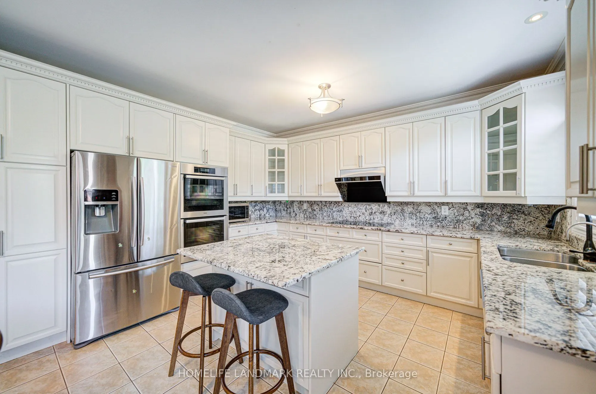 1388 Pinery Crescent