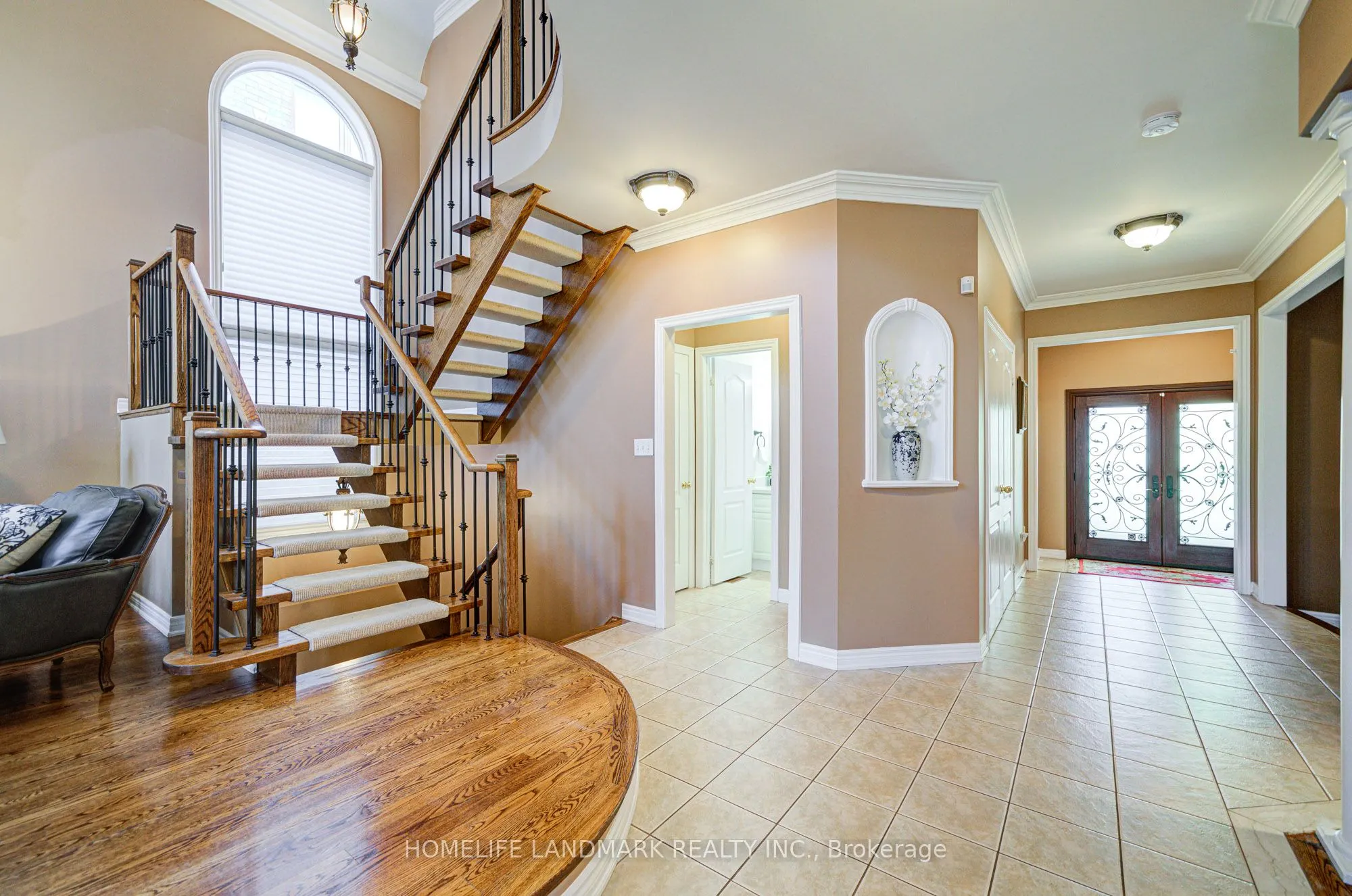 1388 Pinery Crescent