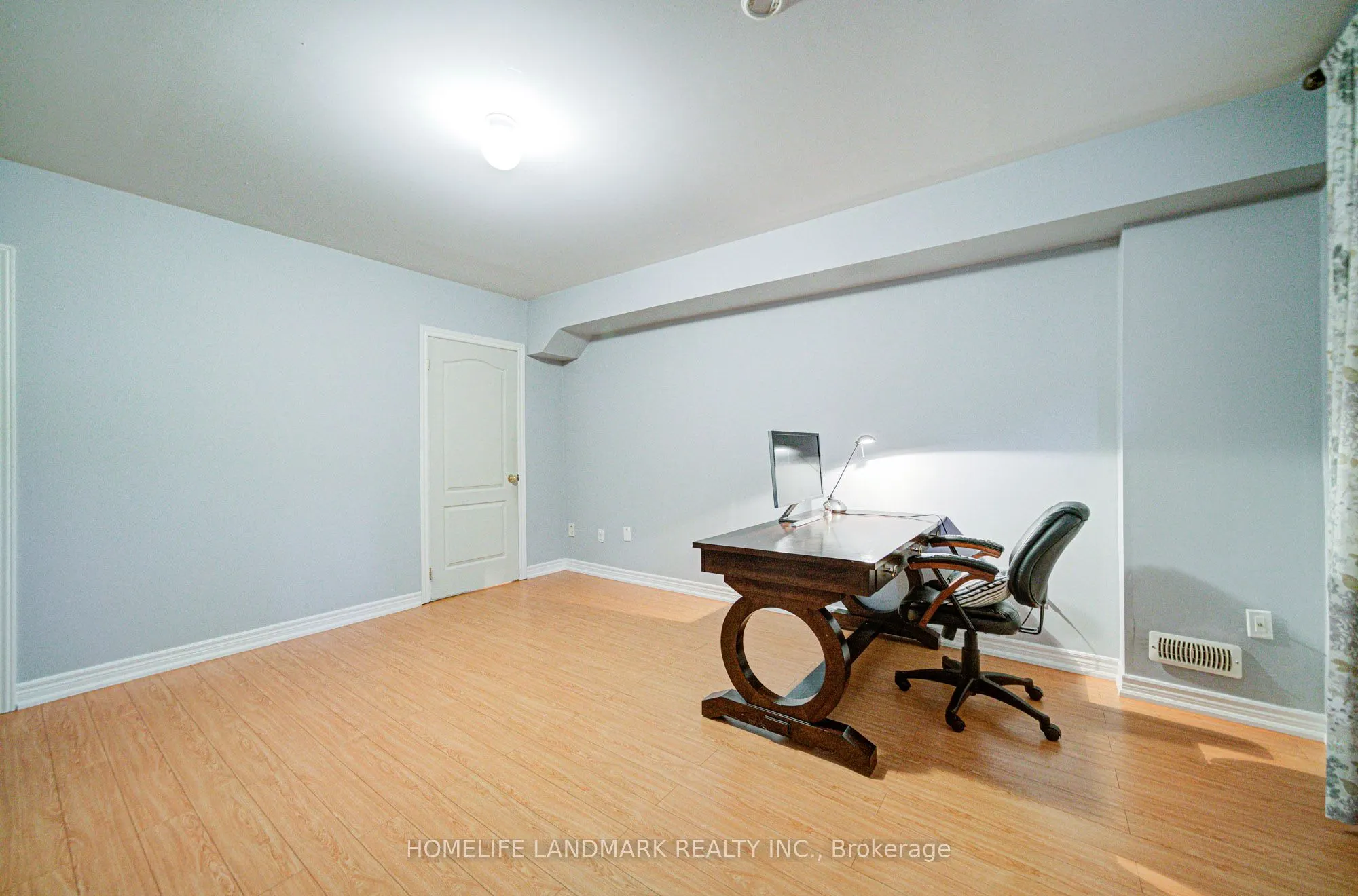 1388 Pinery Crescent