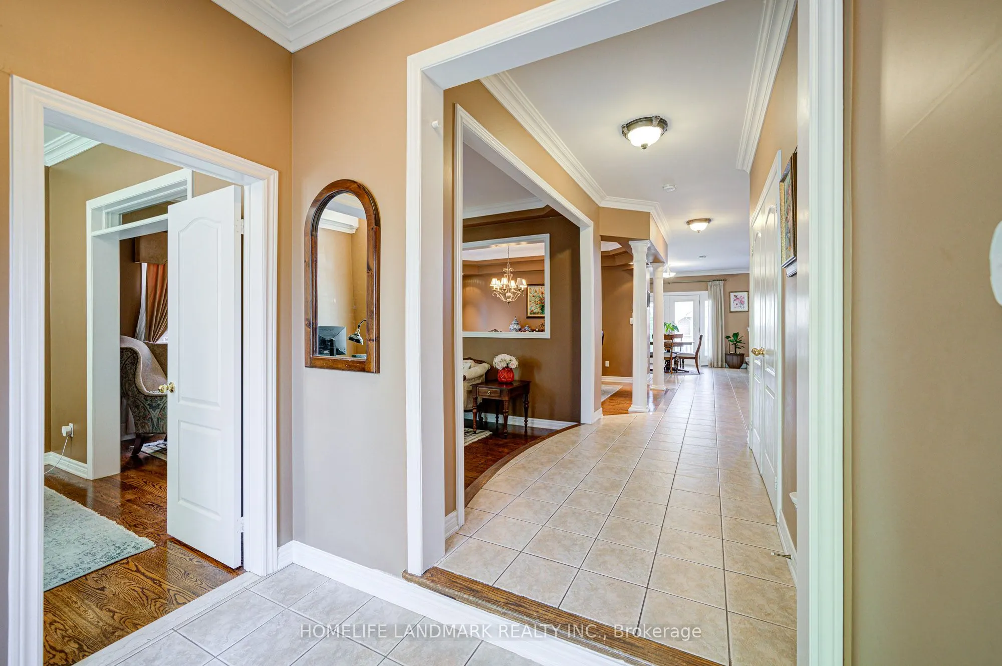 1388 Pinery Crescent
